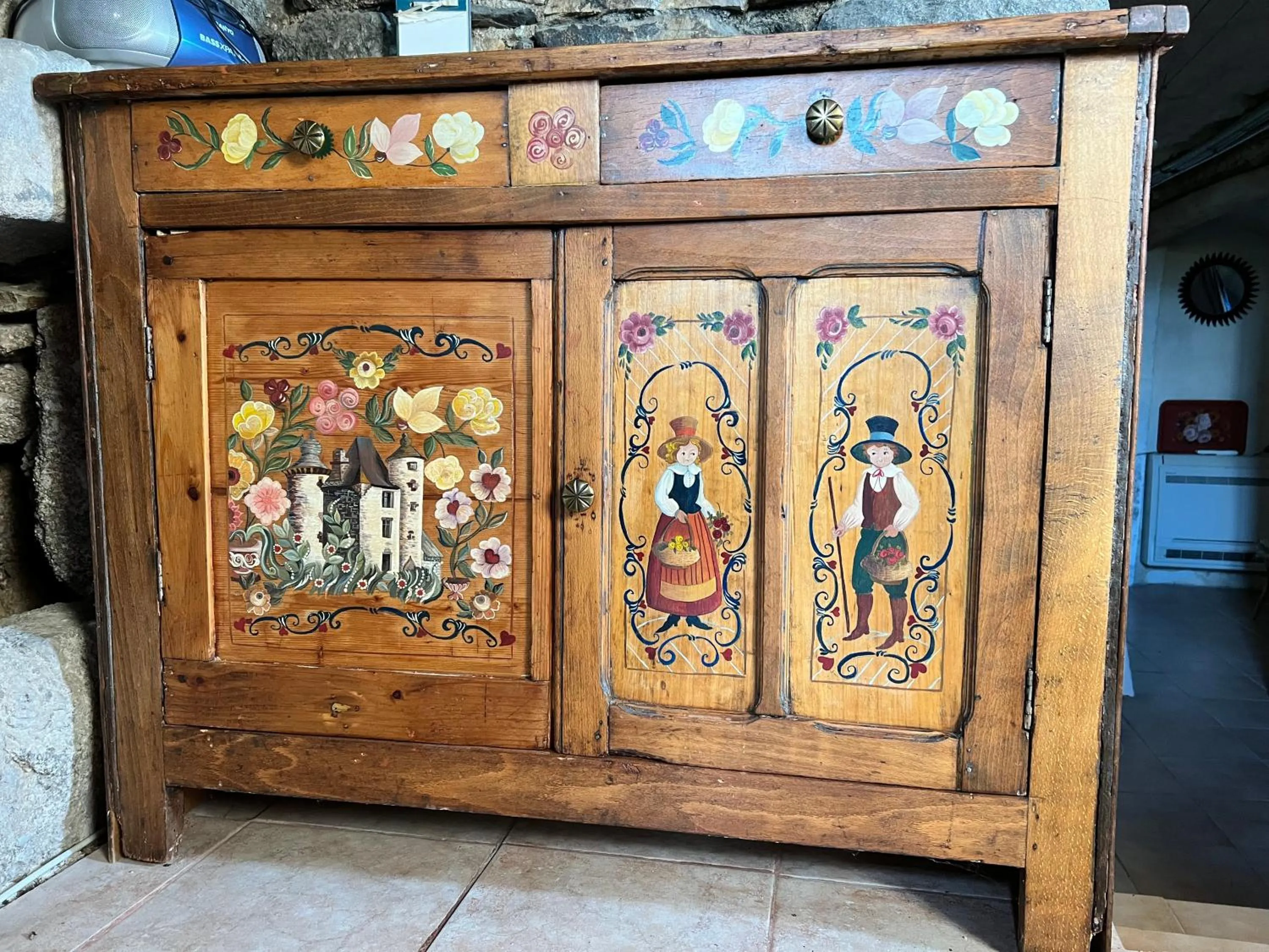 Decorative detail in LES GITES D'ARDAILLERS