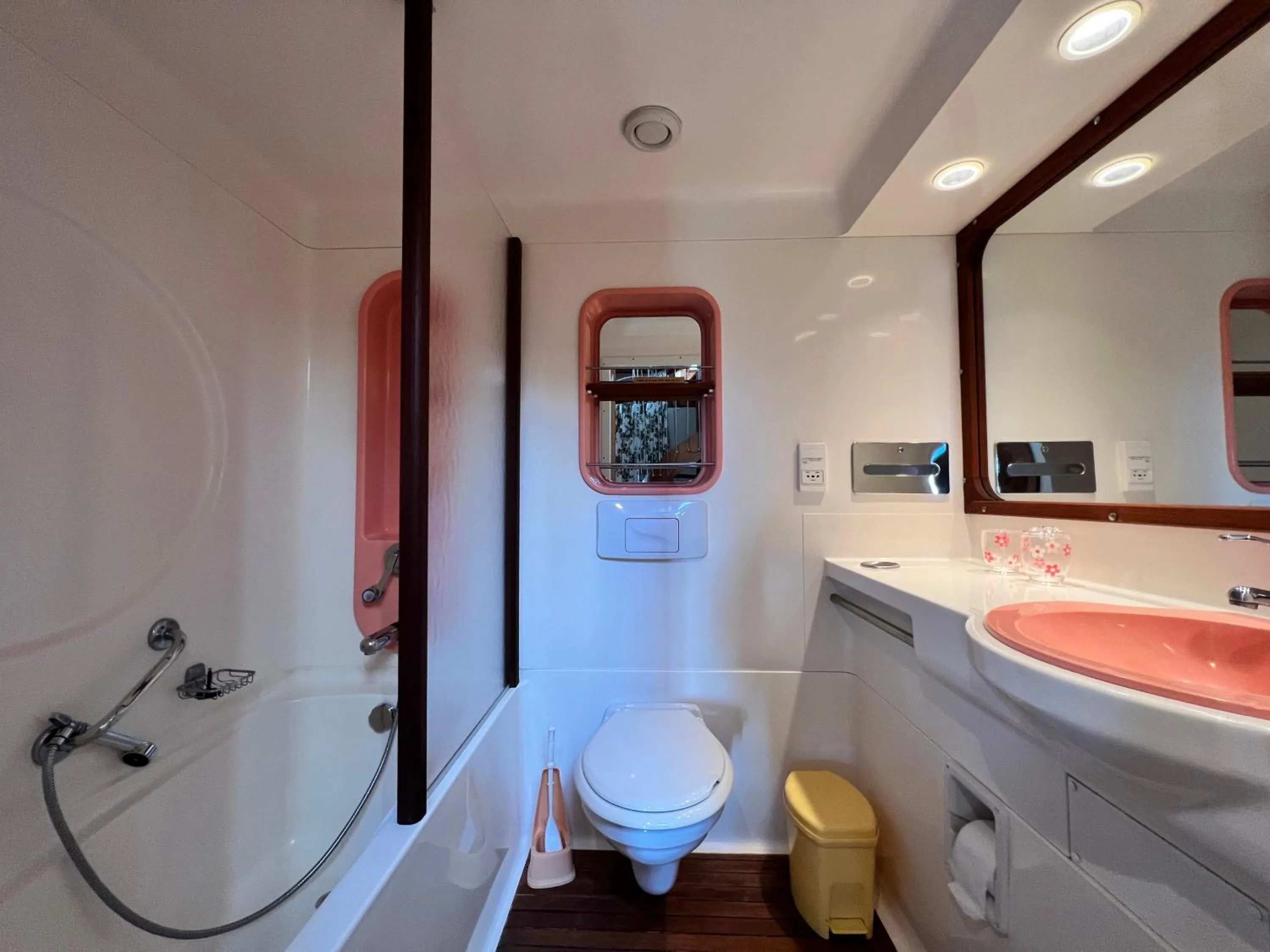 Bathroom in LES GITES D'ARDAILLERS