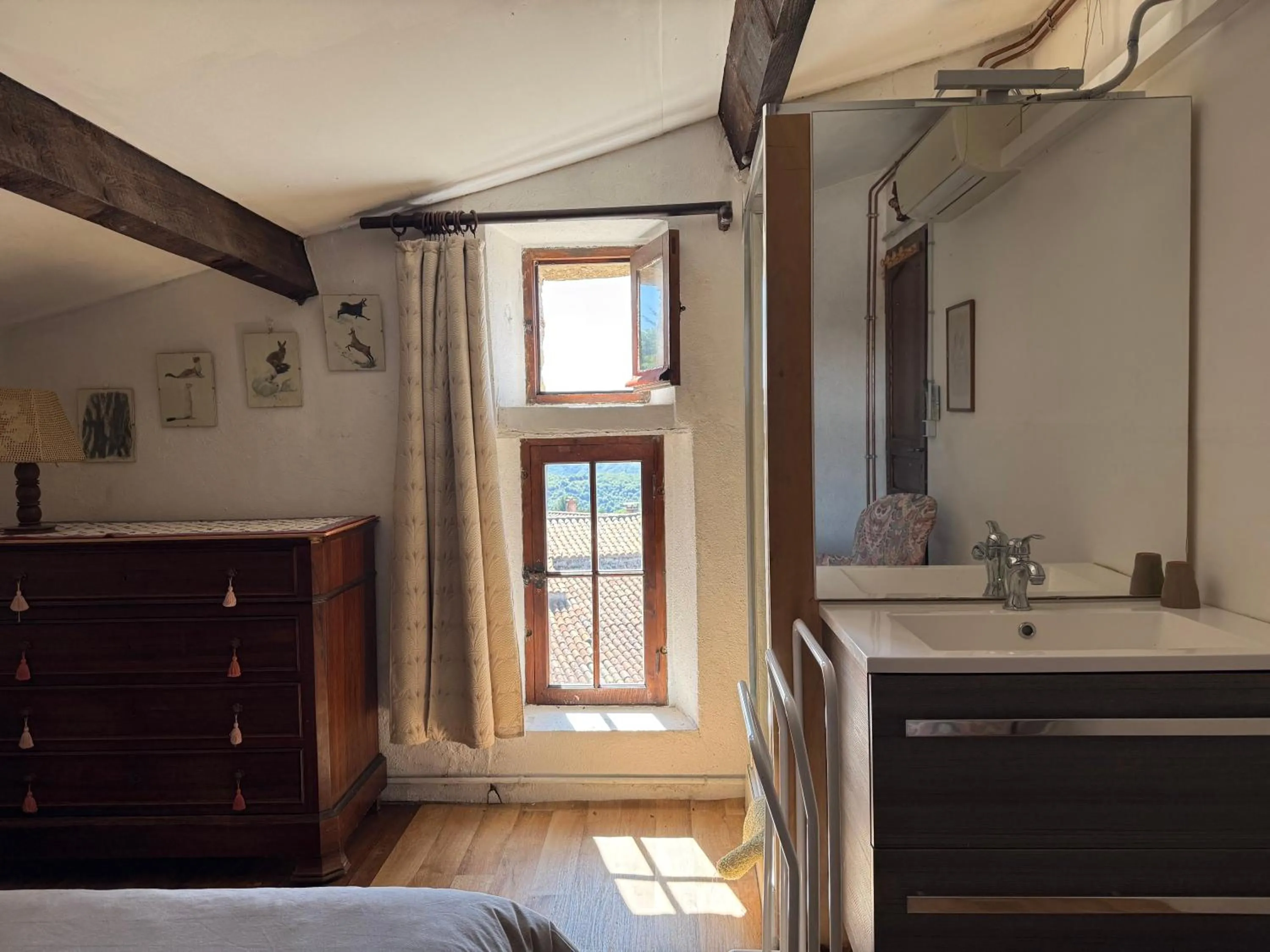 Bathroom, Bed in LES GITES D'ARDAILLERS