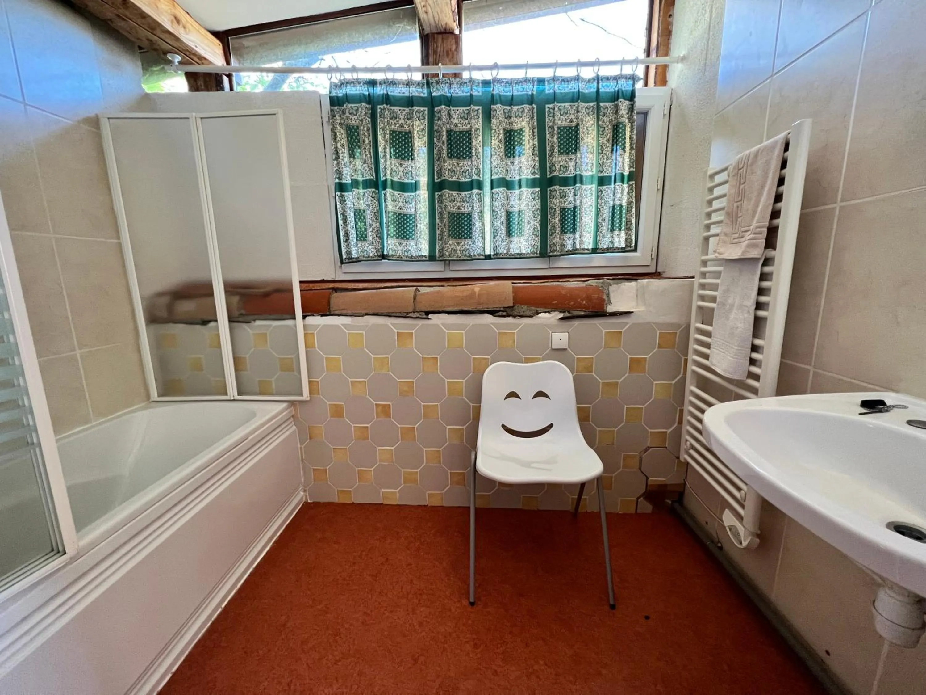 Bathroom in LES GITES D'ARDAILLERS