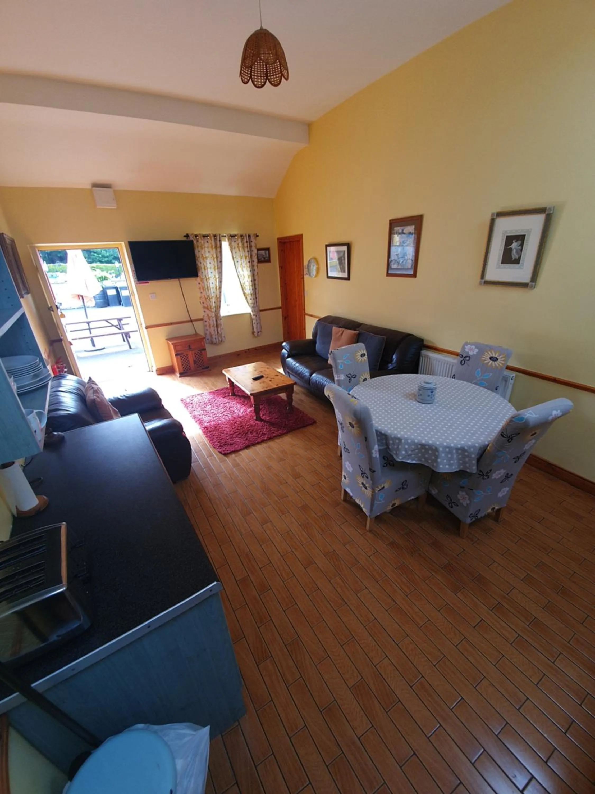 Living room in Slane Farm Hostel, Cottages and Camping