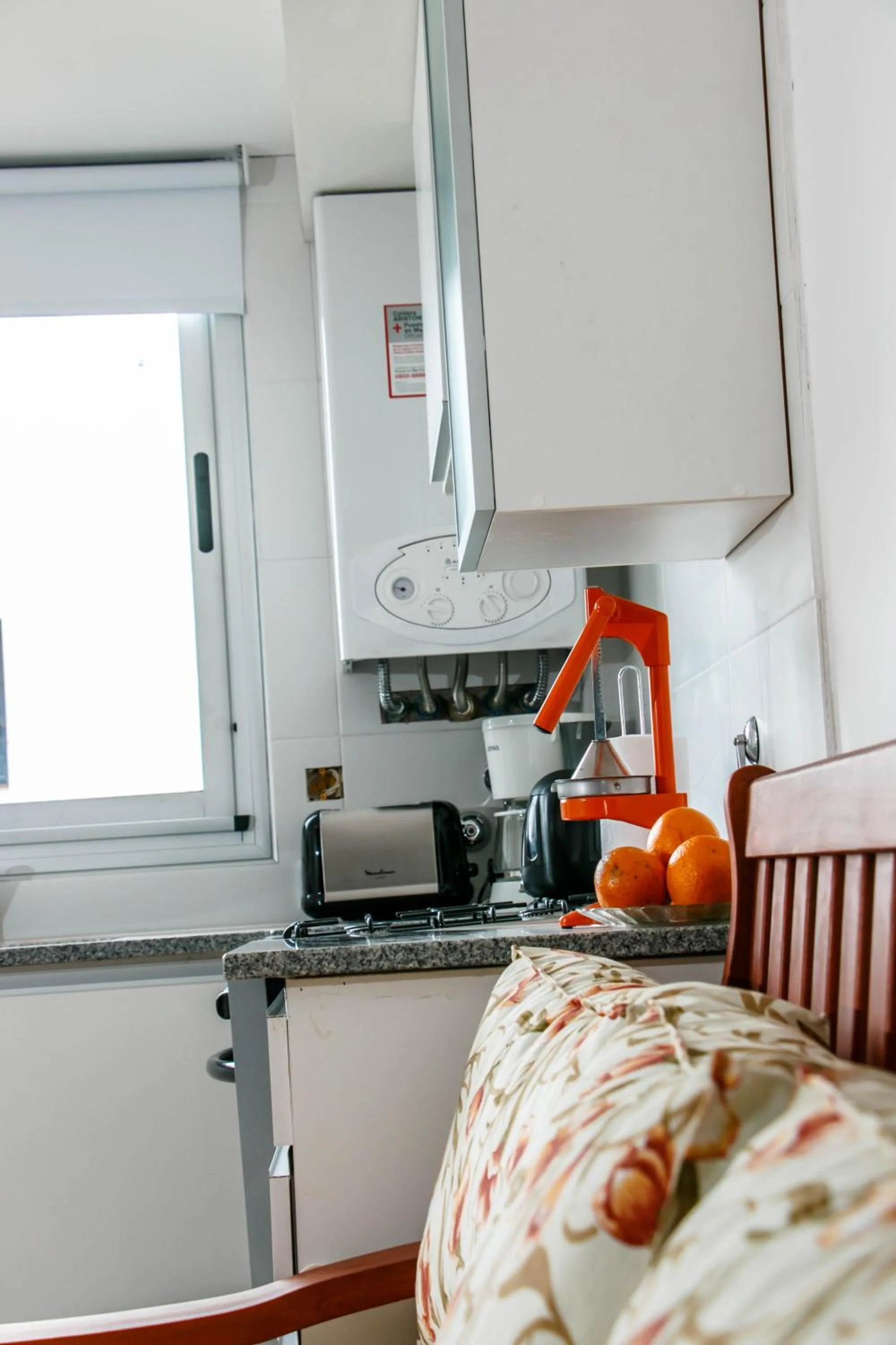 Communal kitchen, Bed in Los Asturianos APART amentos 1 y 2 Mar del Plata