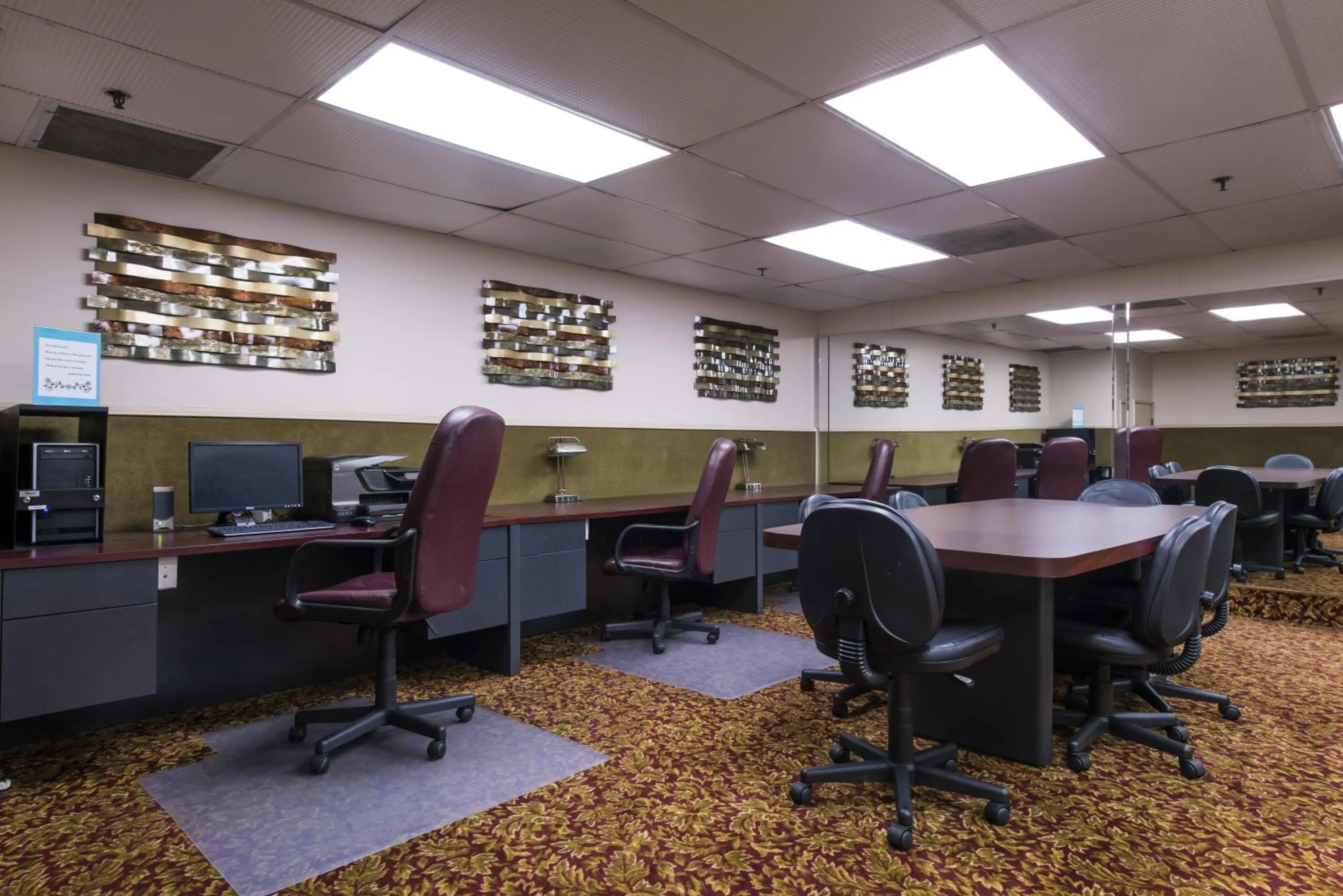 Business facilities in Grand Vista Hotel