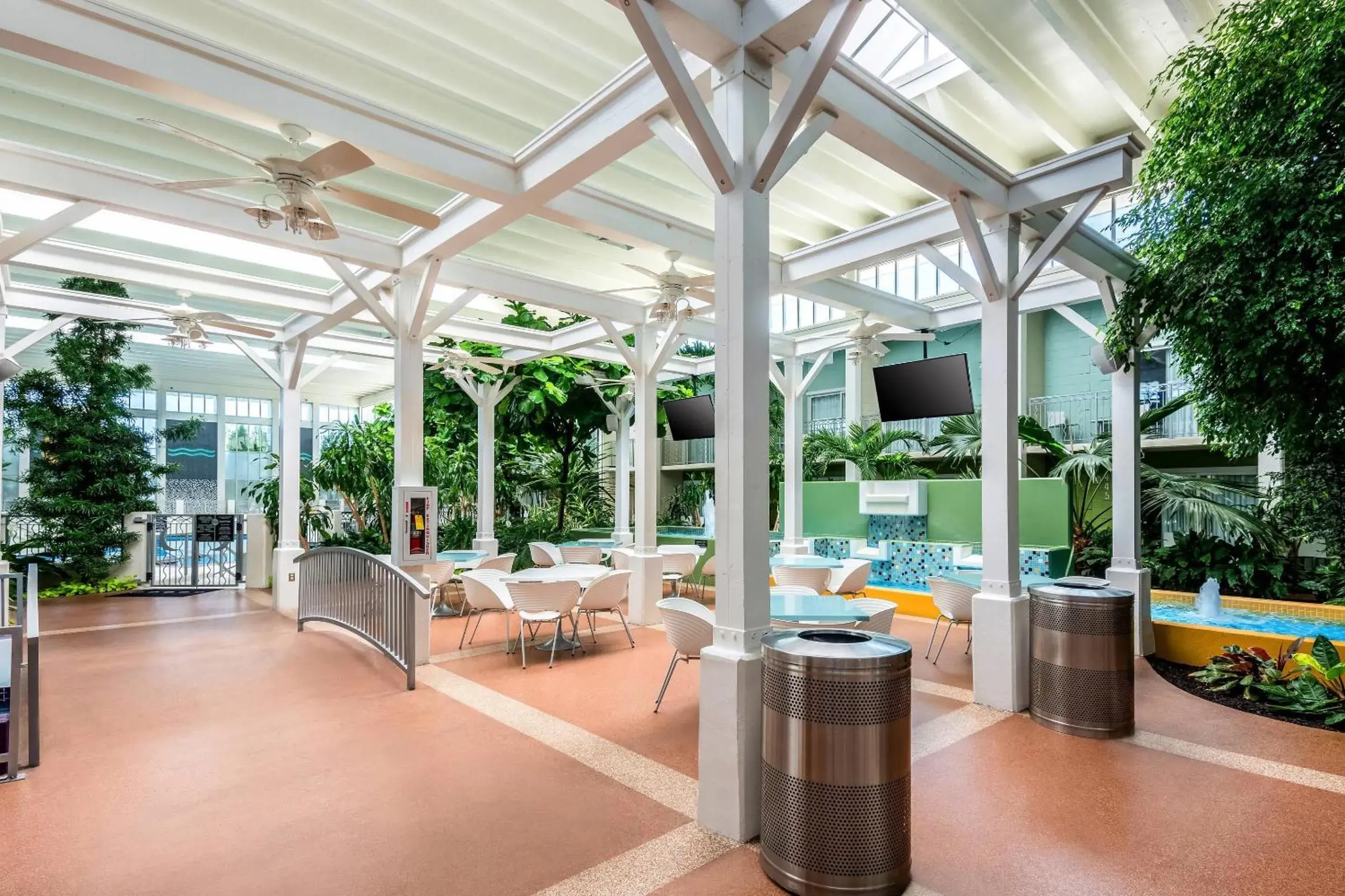 Breakfast in Oasis Hotel and Conv Center, an Ascend Collection Hotel Breakfast in Oasis Hotel and Conv Center, an Ascend Collection Hotel