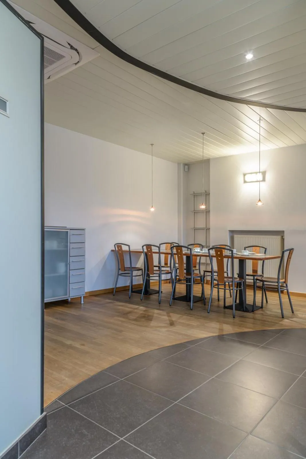 Dining area in De Vesten Comfort Lodge