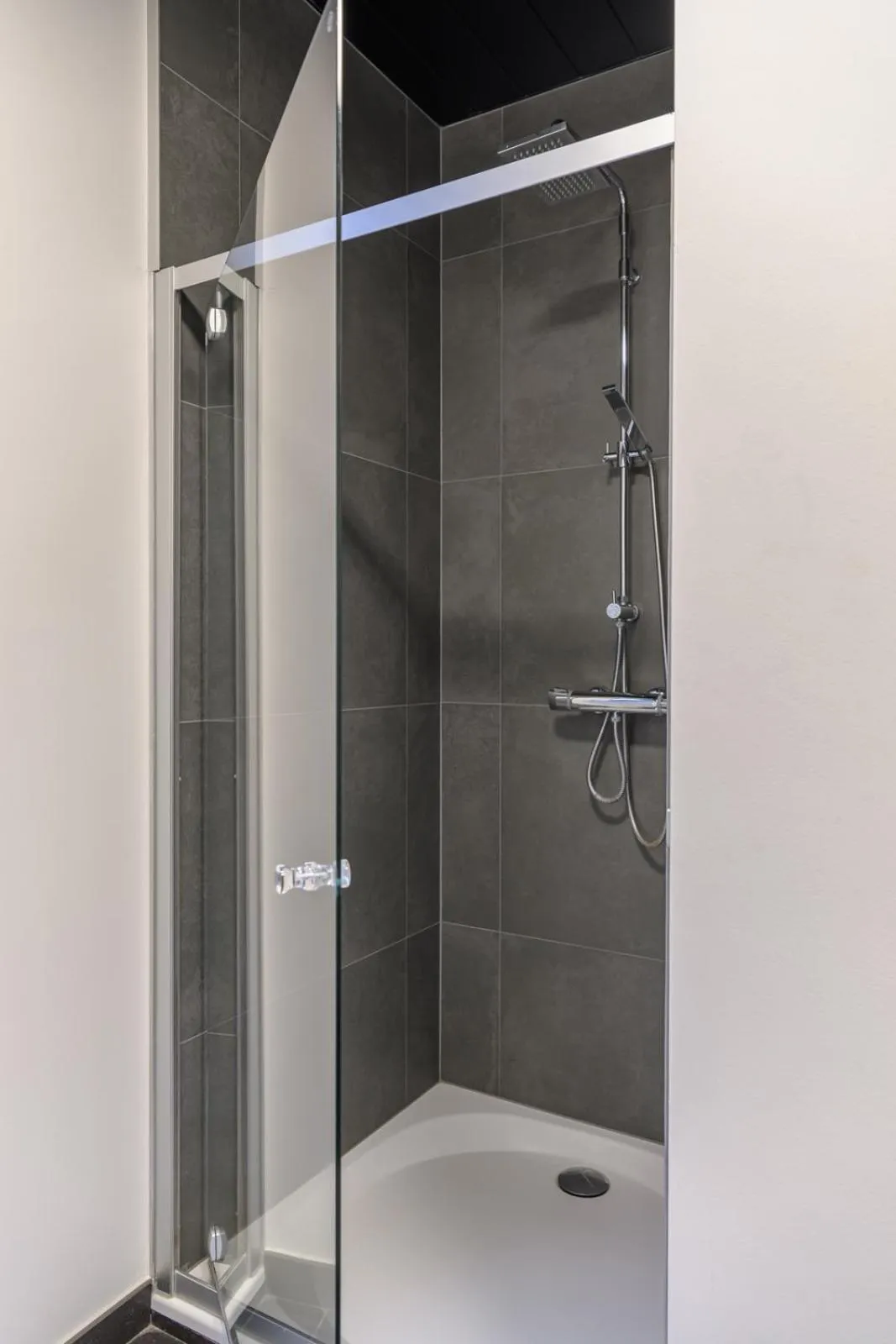 Shower in De Vesten Comfort Lodge