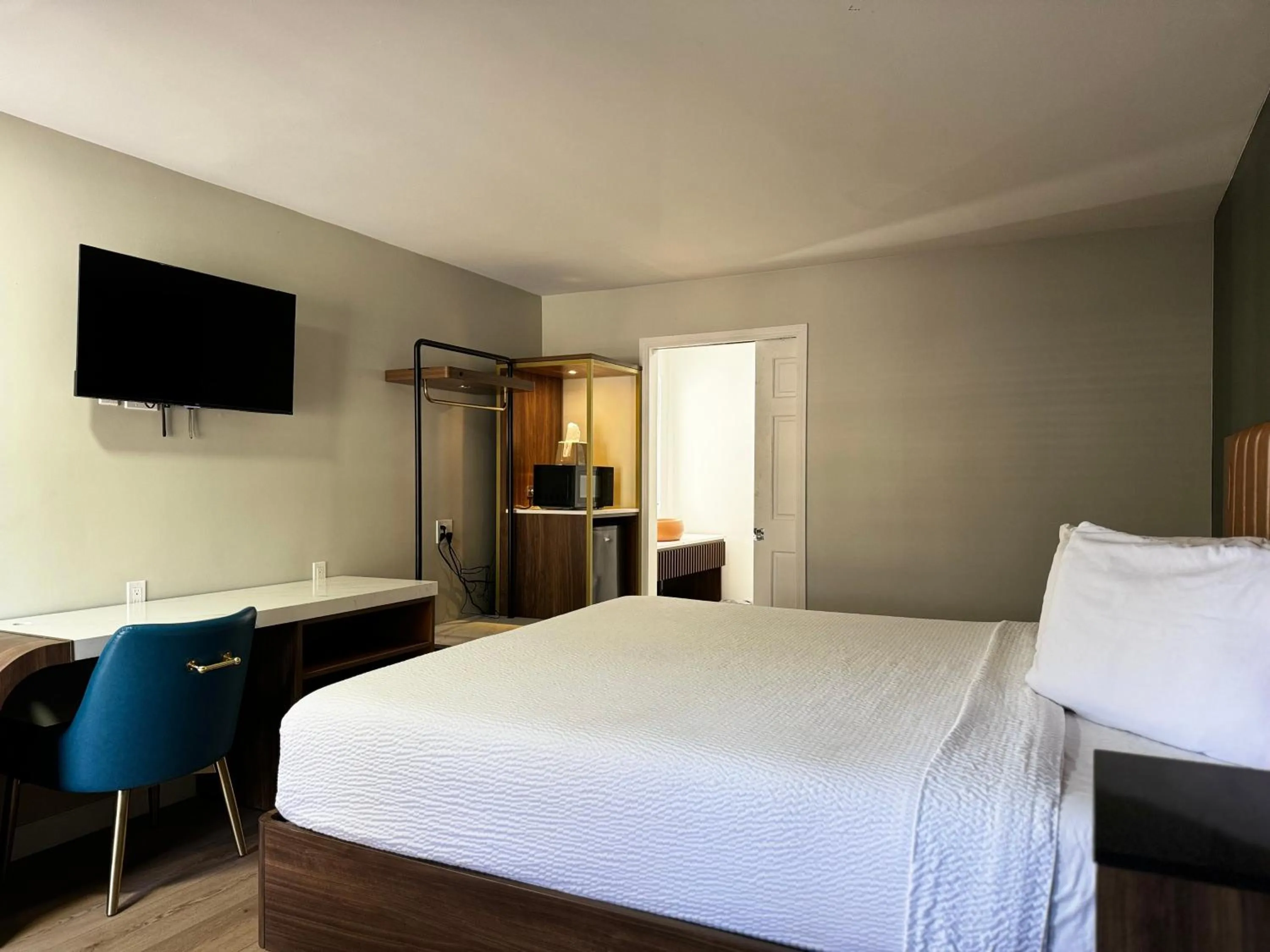 Bed in SureStay by Best Western Morgan Hill