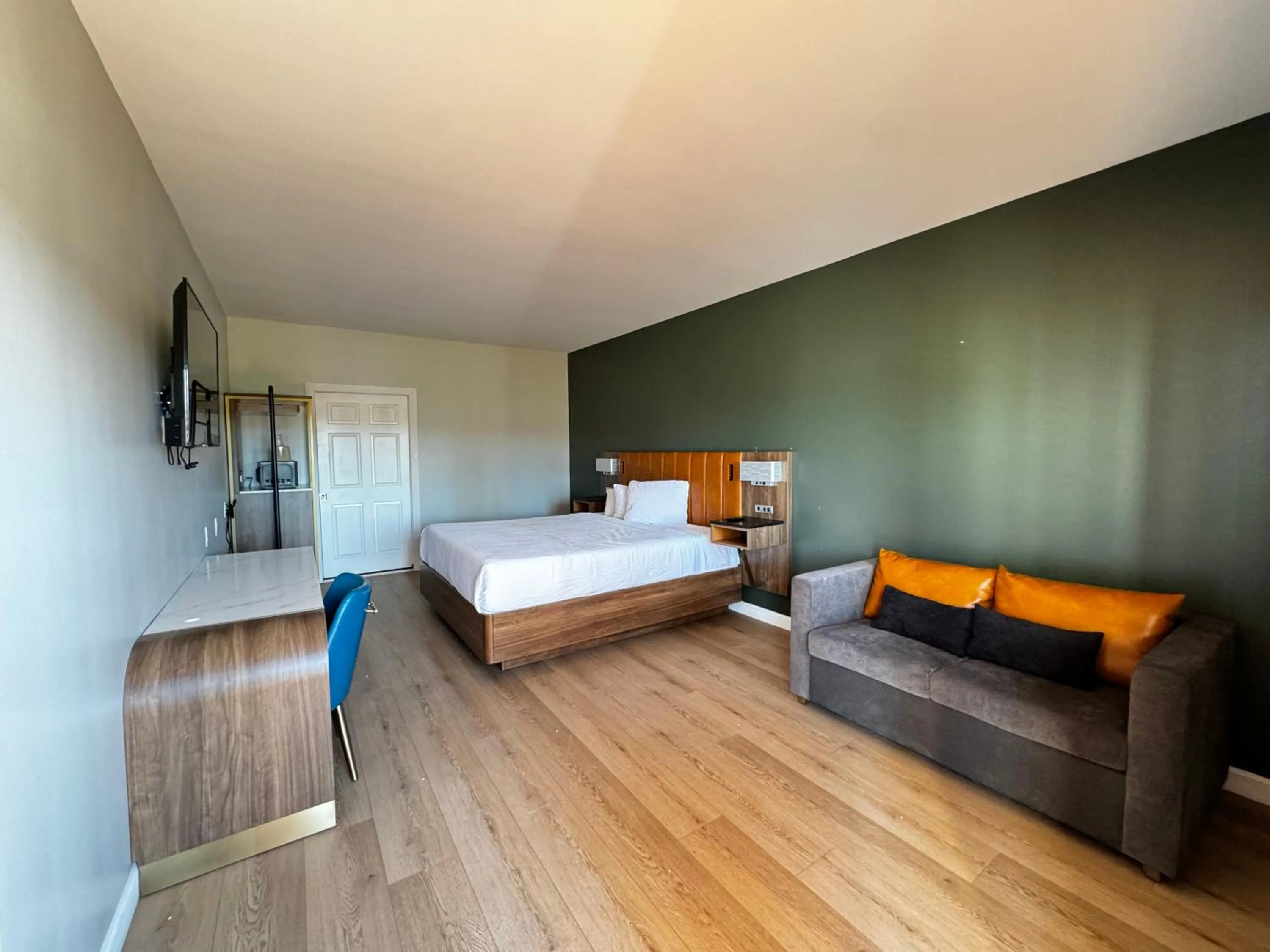 Bed in SureStay by Best Western Morgan Hill