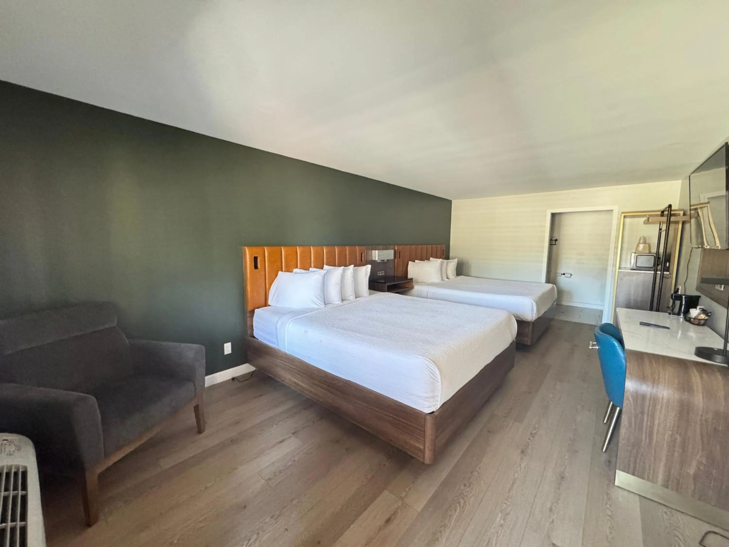 Bed in SureStay by Best Western Morgan Hill