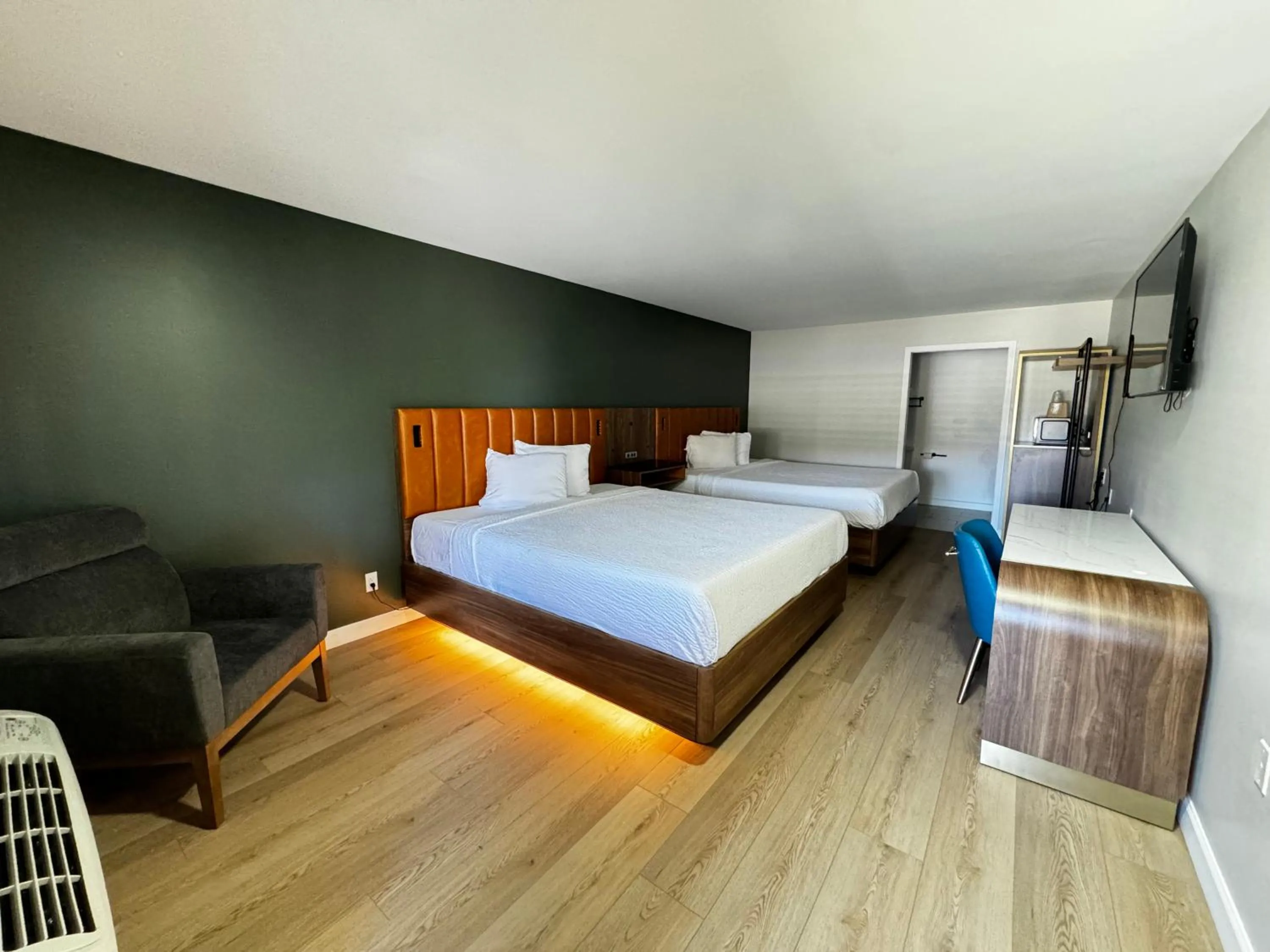 Bed in SureStay by Best Western Morgan Hill