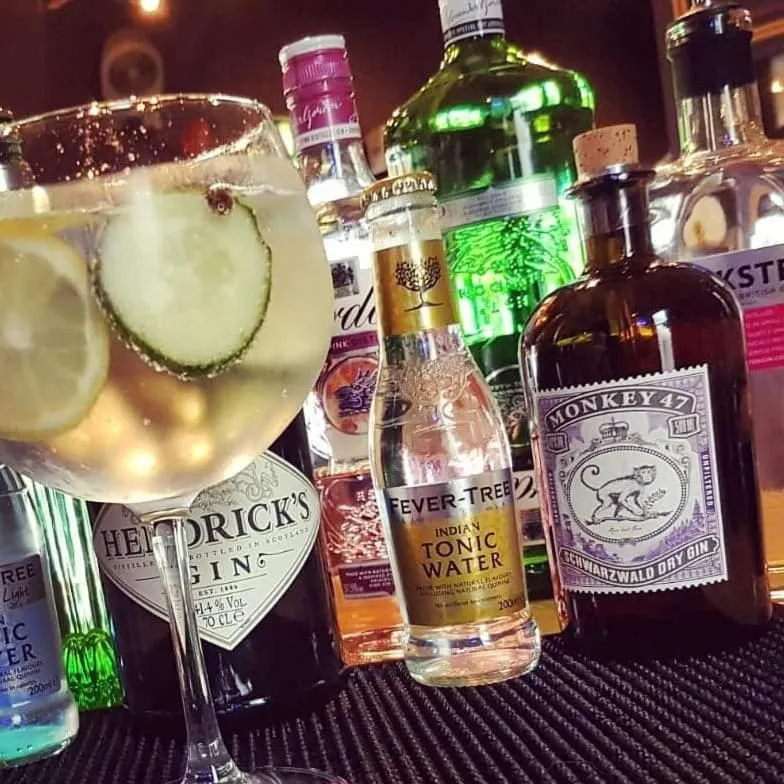 Drinks in Glendale Hotel