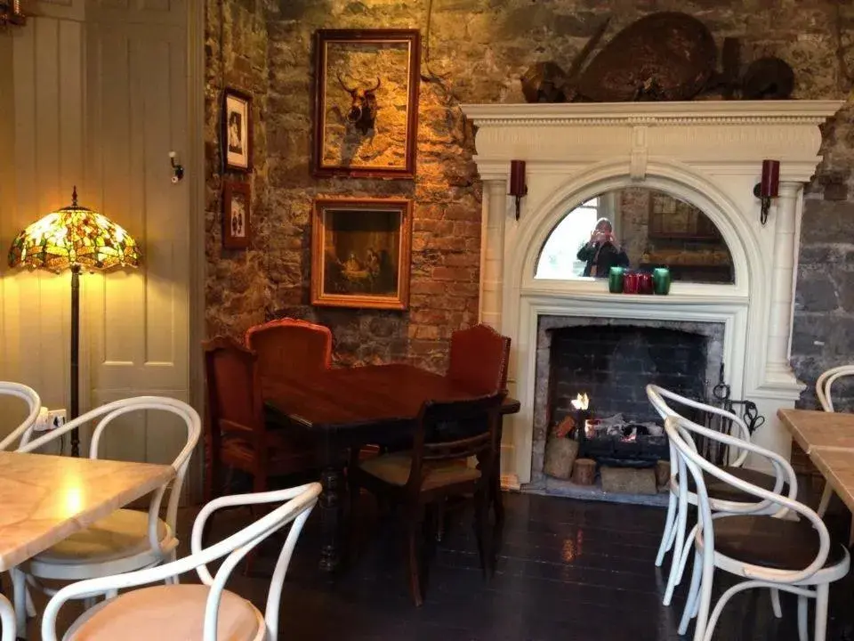 Lounge or bar in Glendale Hotel Lounge or bar in Glendale Hotel