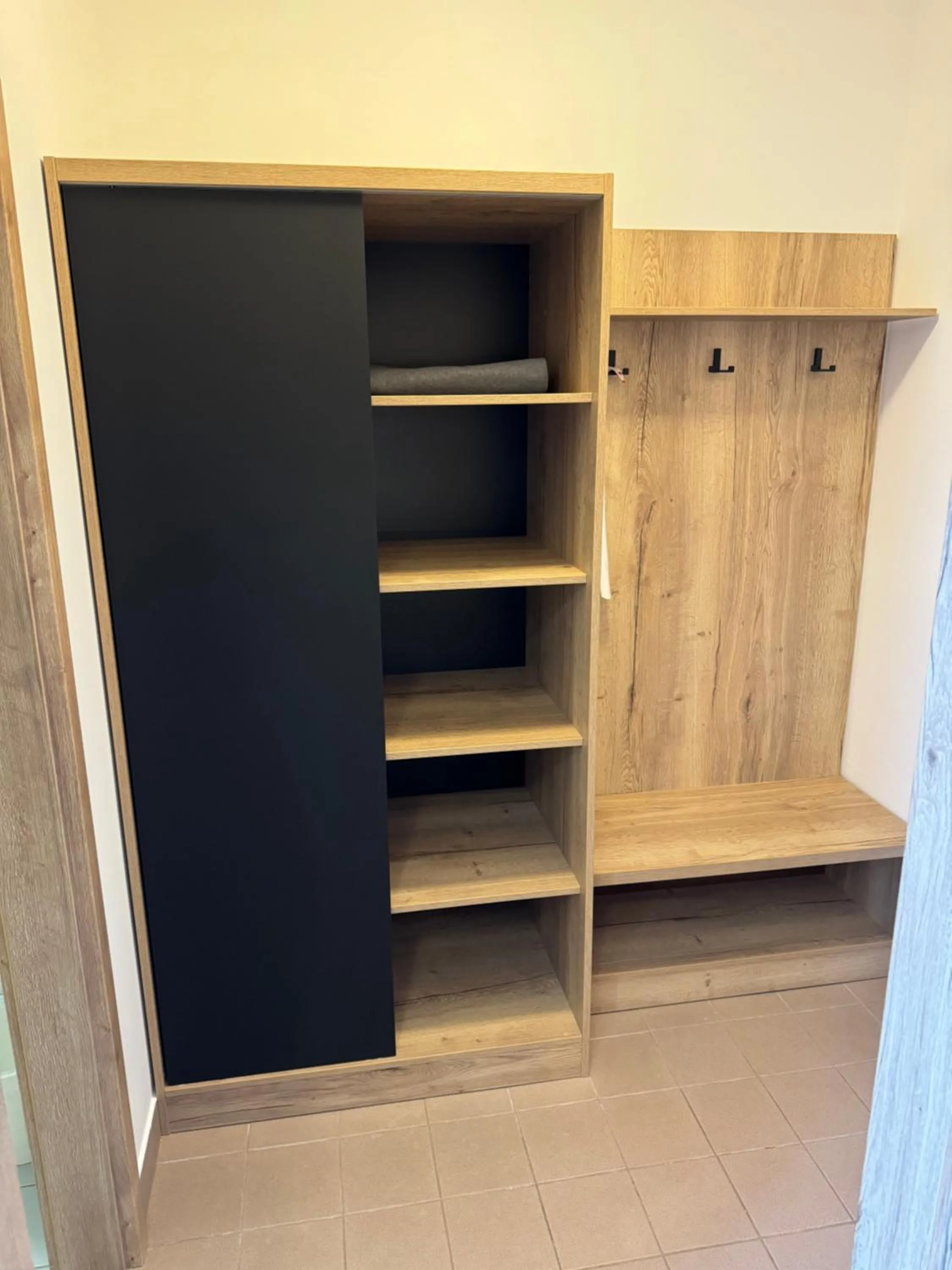 wardrobe in Hotel ROSE Břeclav