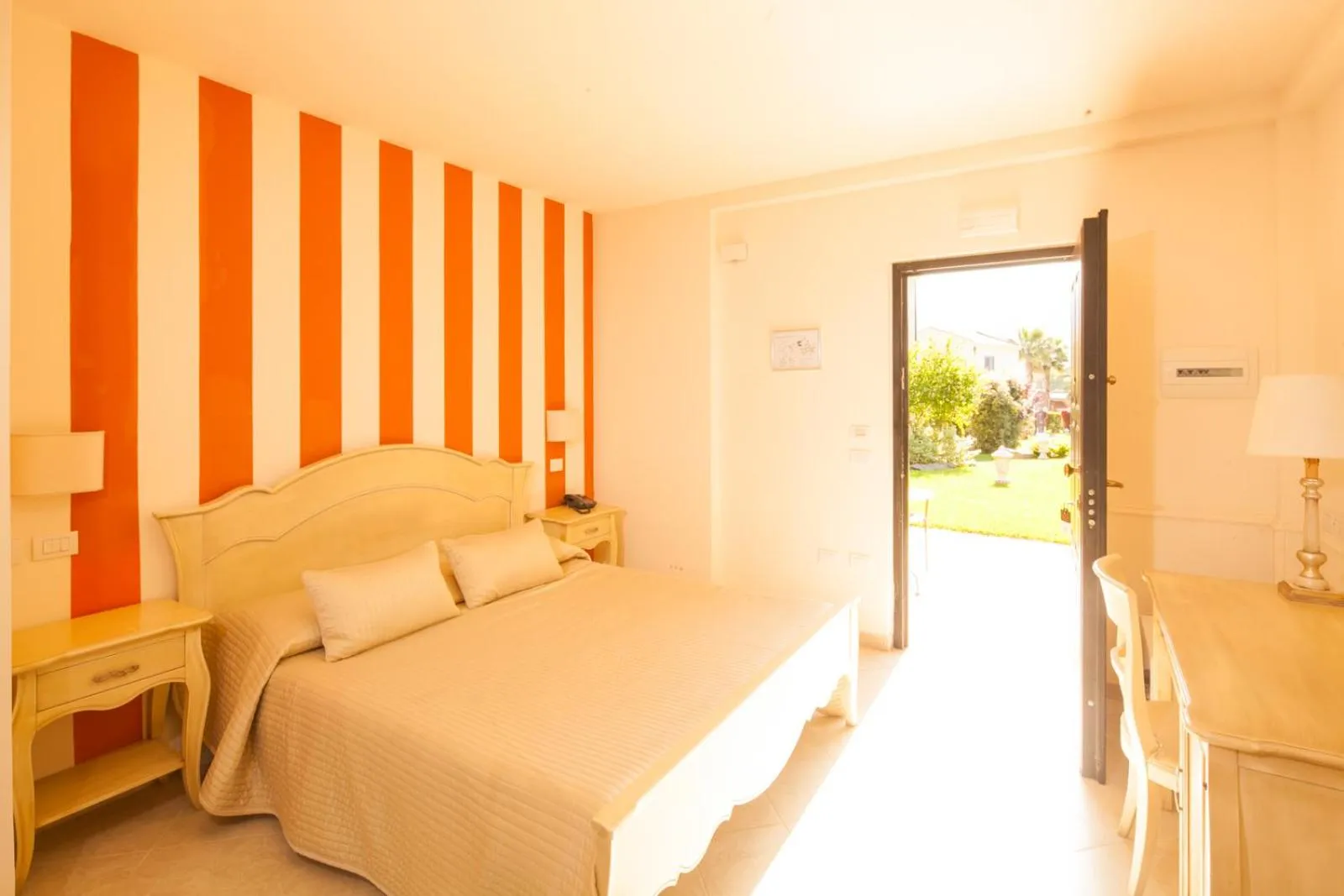 Bed in Alcantara Resort di Charme Adults Only