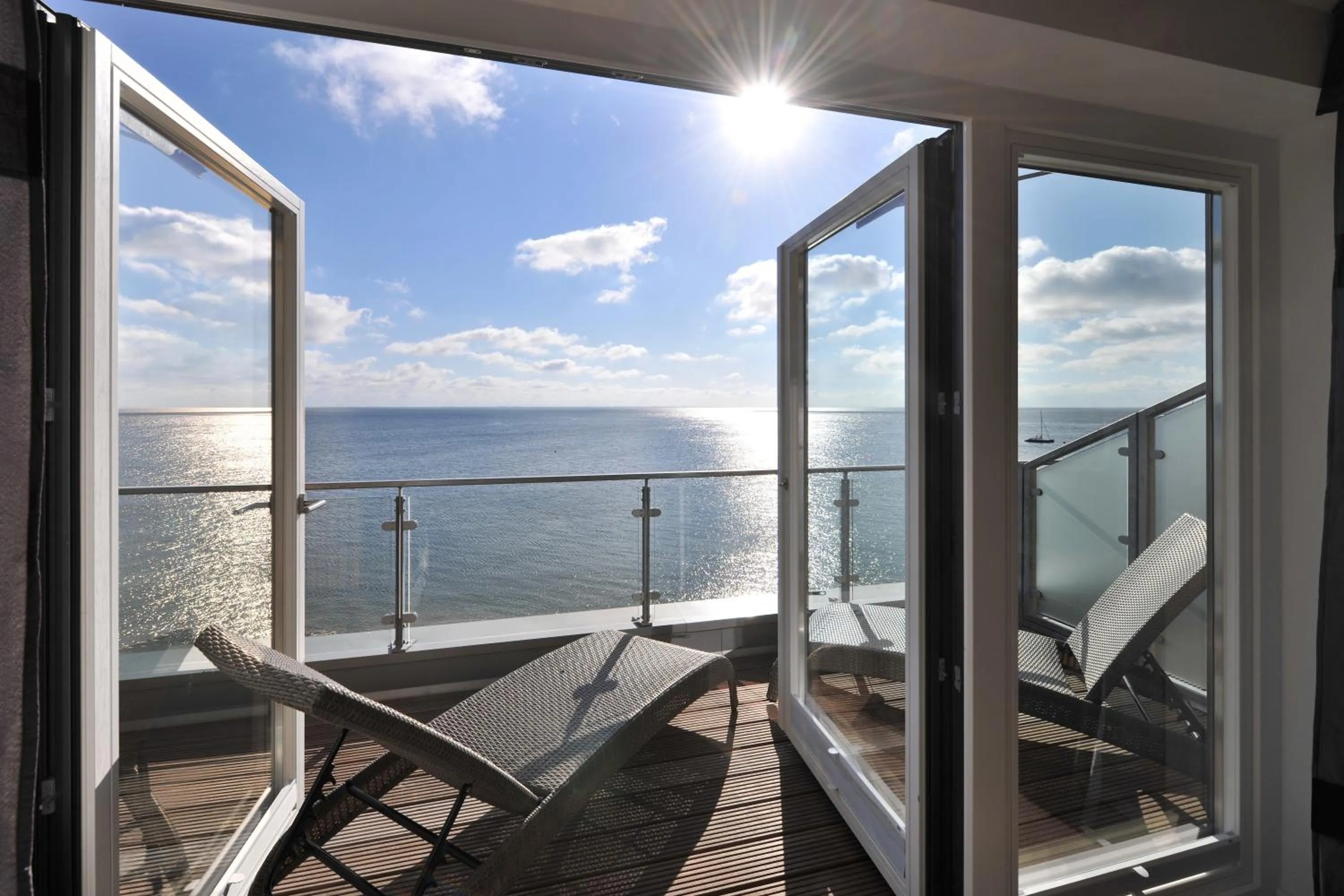 Premier Suite with Sea View in Hotel STRAND am Königshafen