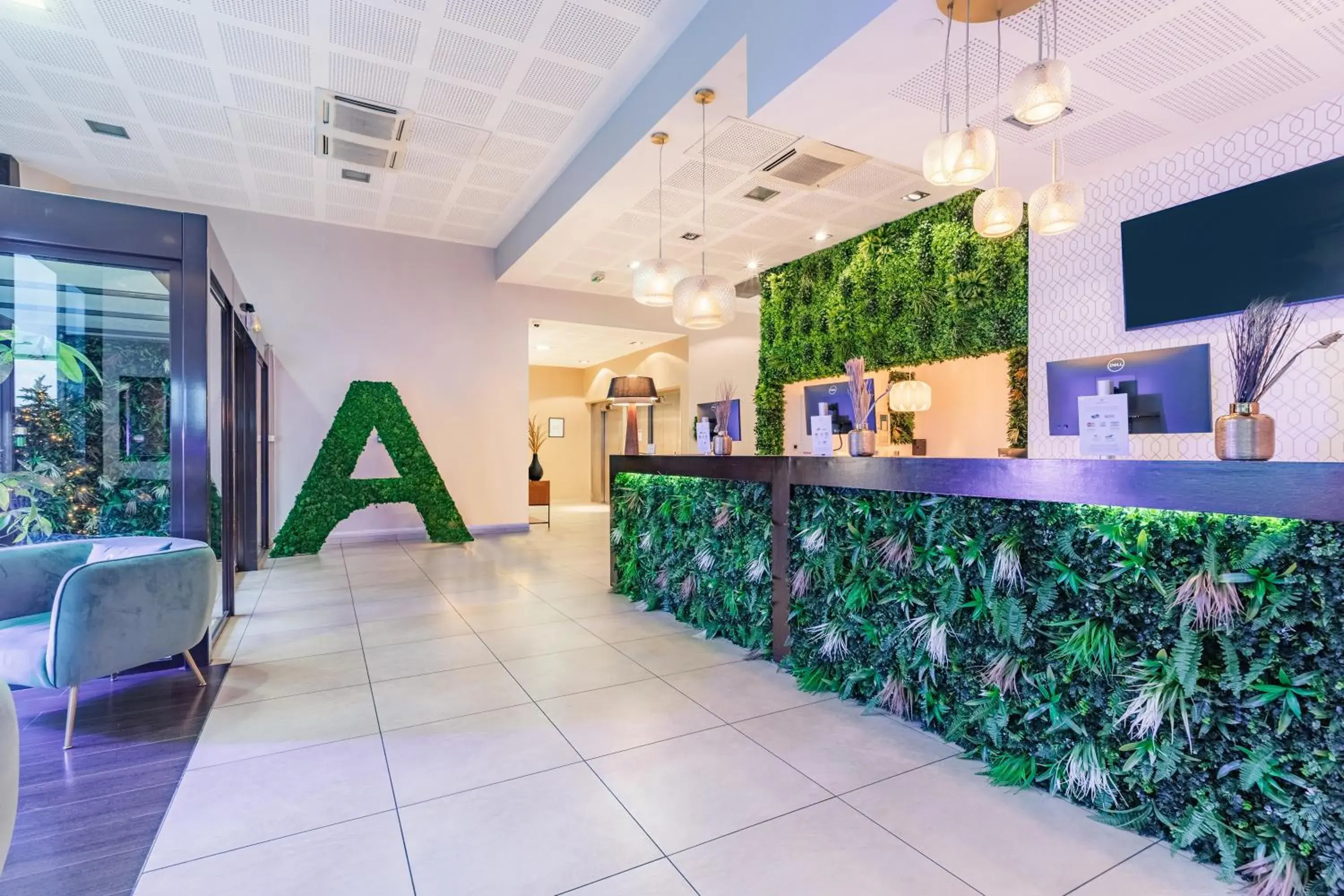 Lobby or reception in Appart'City Collection Paris Grande Bibliothèque Lobby or reception in Appart'City Collection Paris Grande Bibliothèque