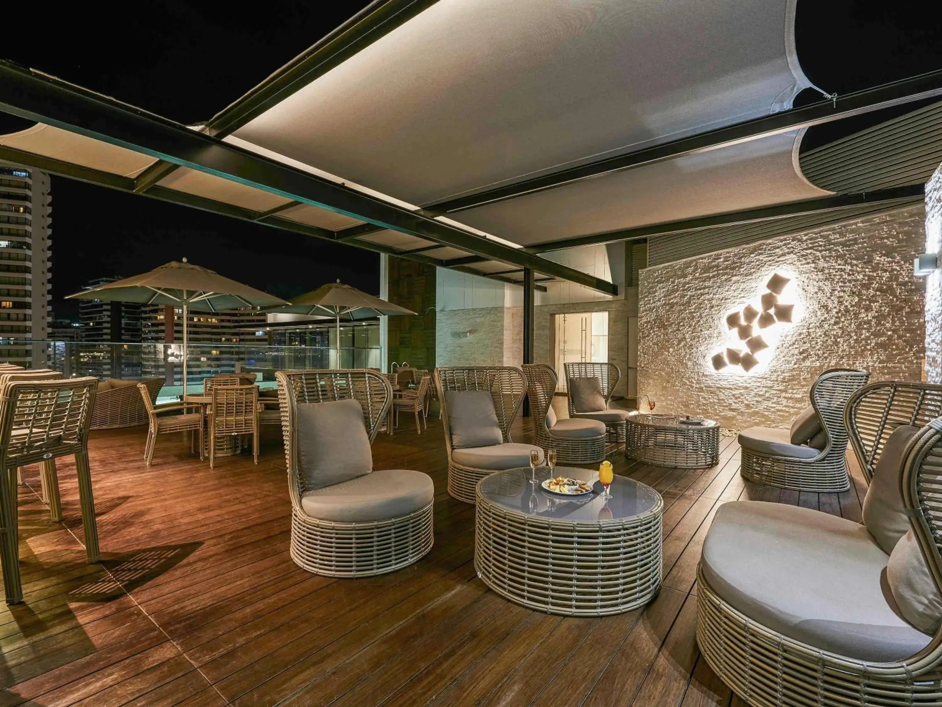 Lounge or bar in Pullman Vina del Mar San Martin Lounge or bar in Pullman Vina del Mar San Martin