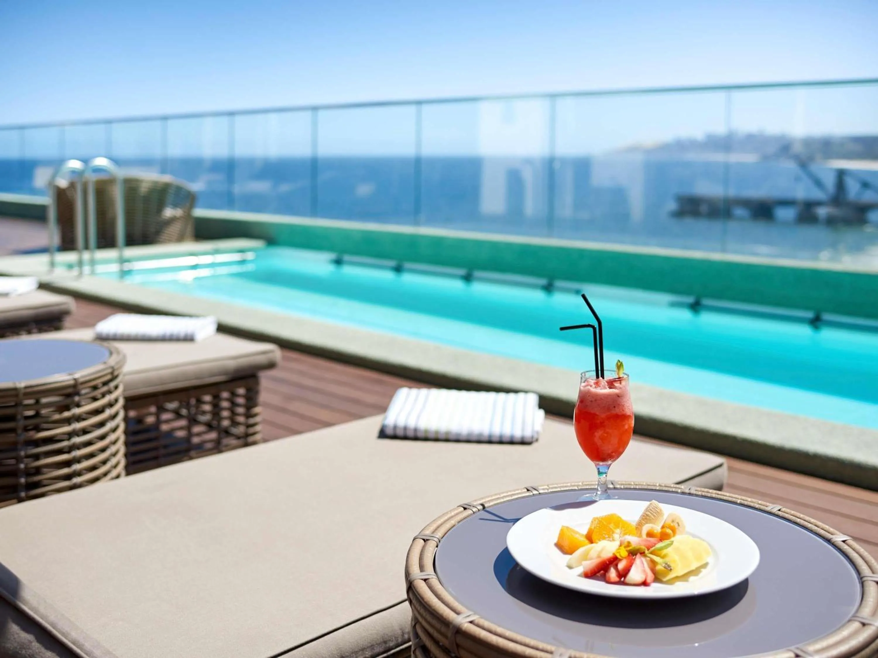 Pool view in Pullman Vina del Mar San Martin