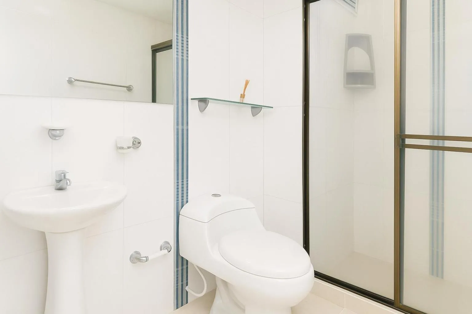 Shower in Nabusimake Apartamentos By DANP