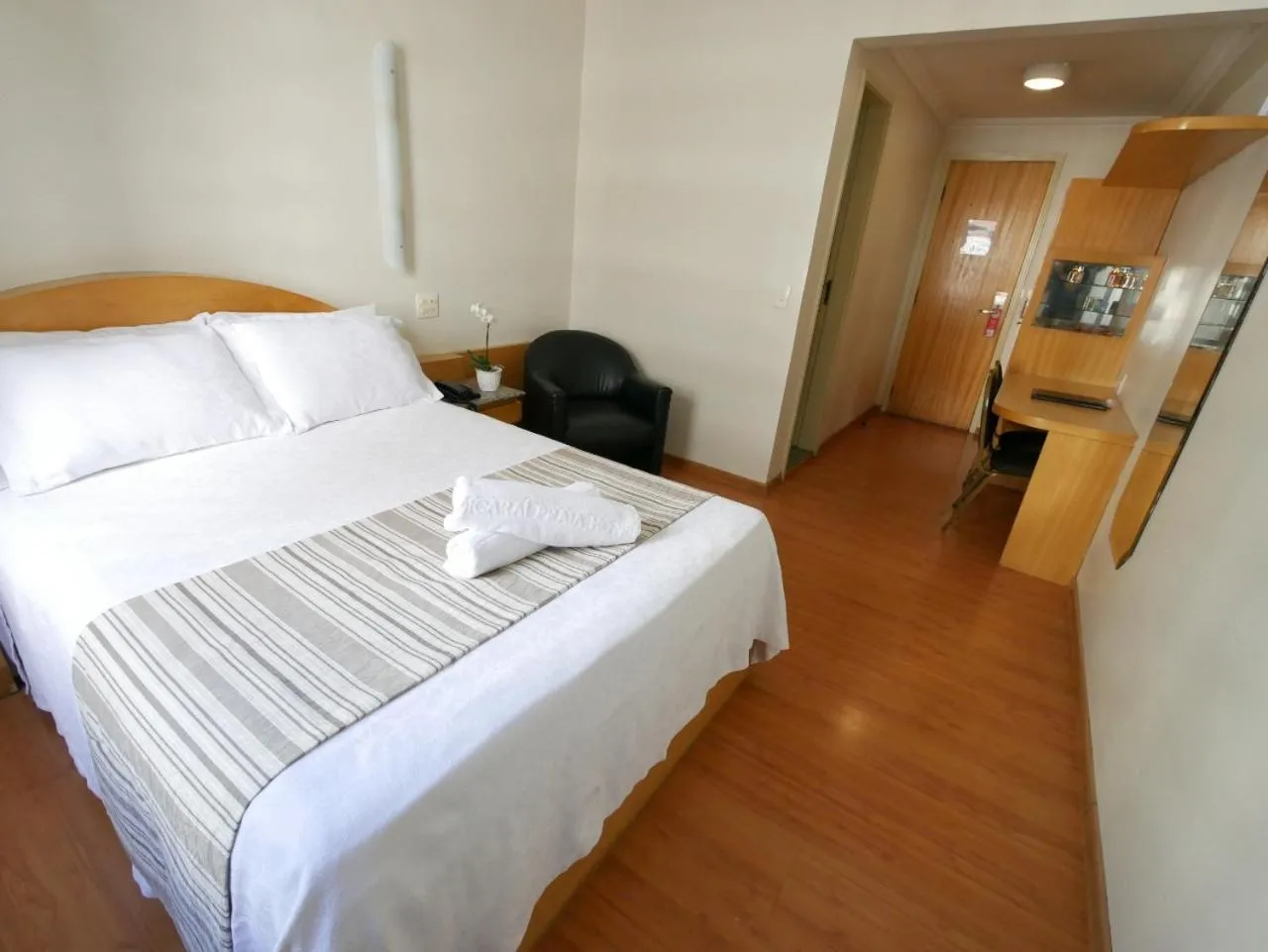 Photo of the whole room, Bed in Icaraí Praia Hotel