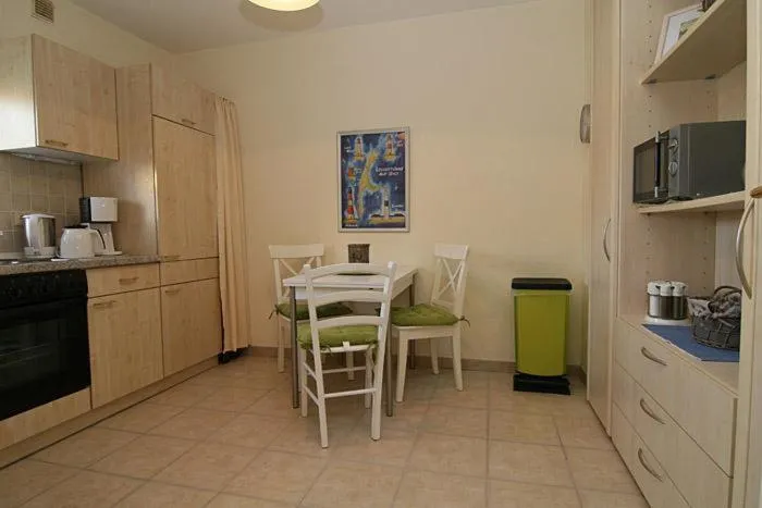 Kitchen or kitchenette in Haus Möwe Wohnung Gonnermann