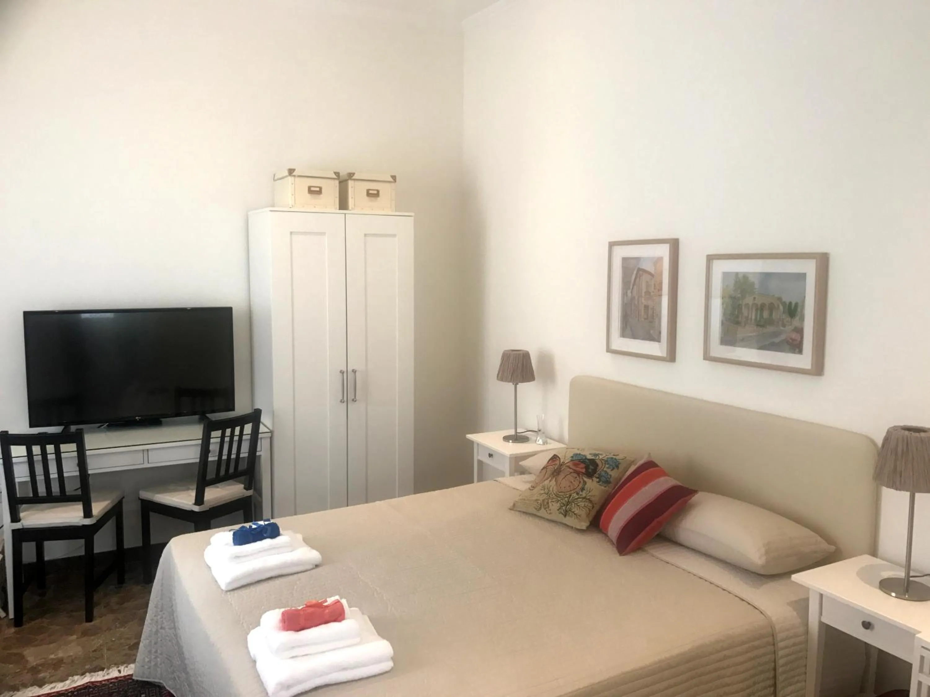 TV and multimedia, Bed in Avgi's Home