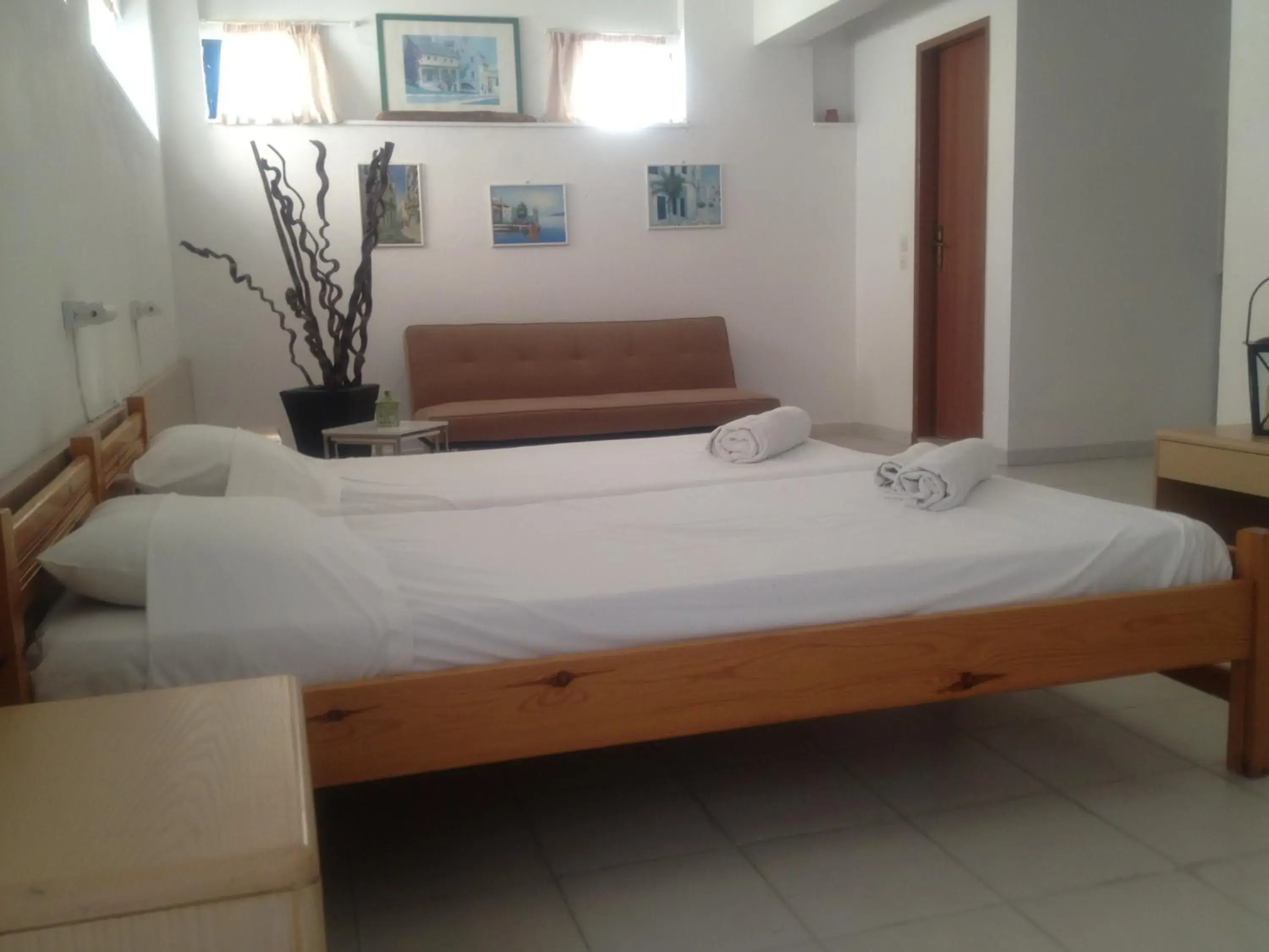 Bed in Blue Roses Bed in Blue Roses