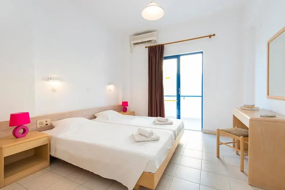 Bed in Blue Roses Bed in Blue Roses