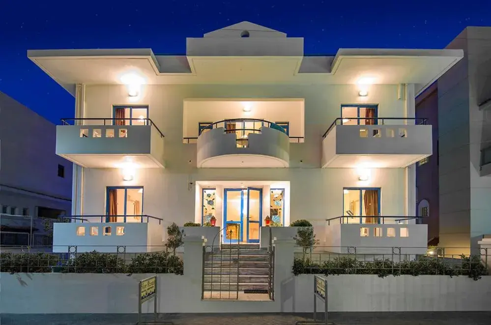 Property building in Blue Roses Property building in Blue Roses