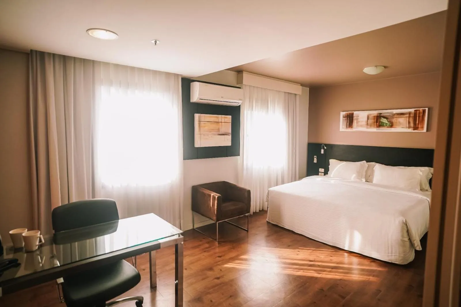 Bedroom, Bed in ArtHotel Transamerica Collection