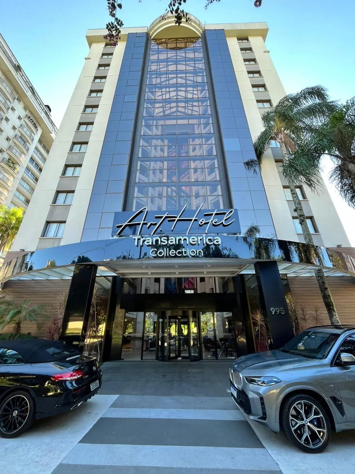 Property building in ArtHotel Transamerica Collection