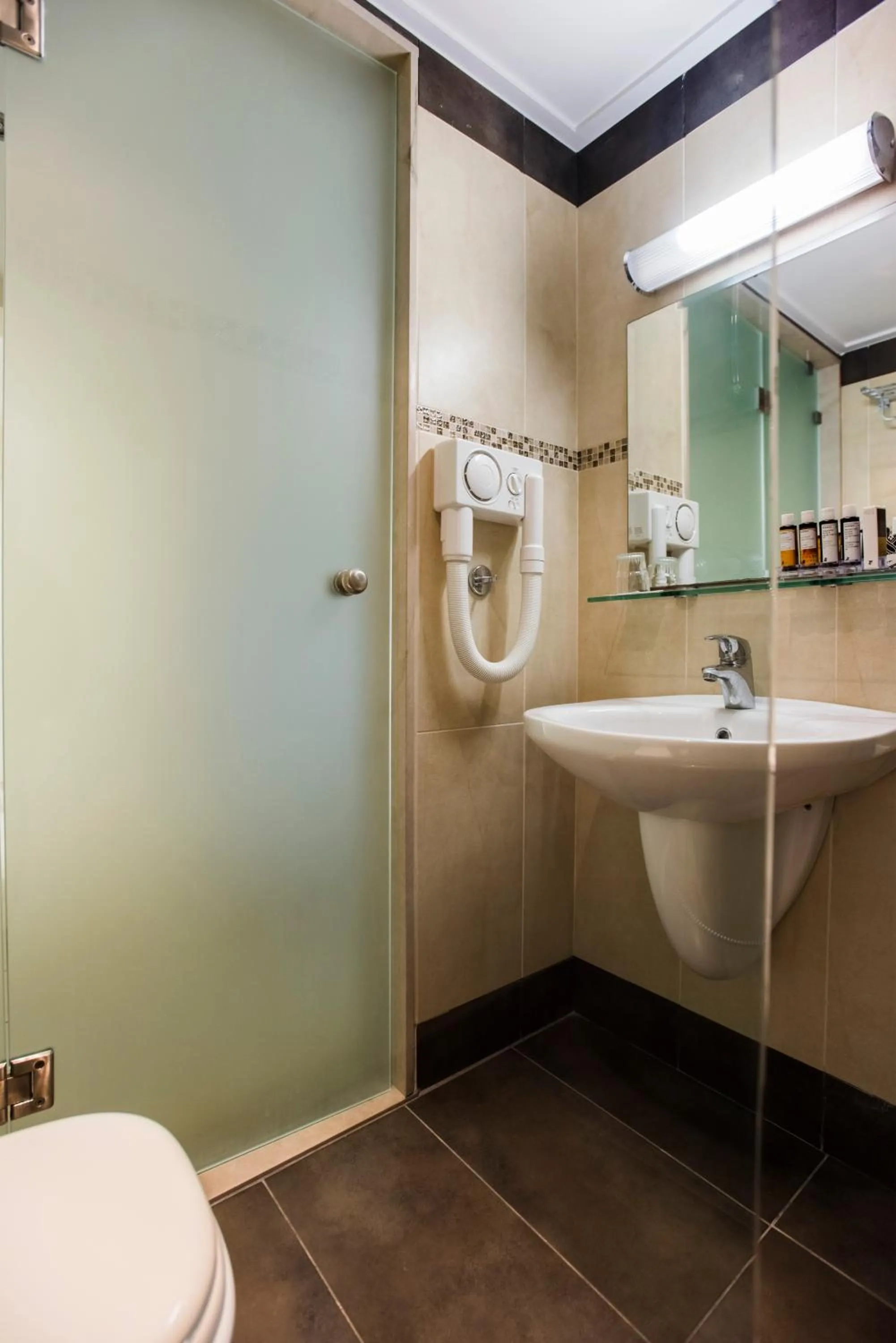 Toilet in Almiriki Chios Rooms & Apartments