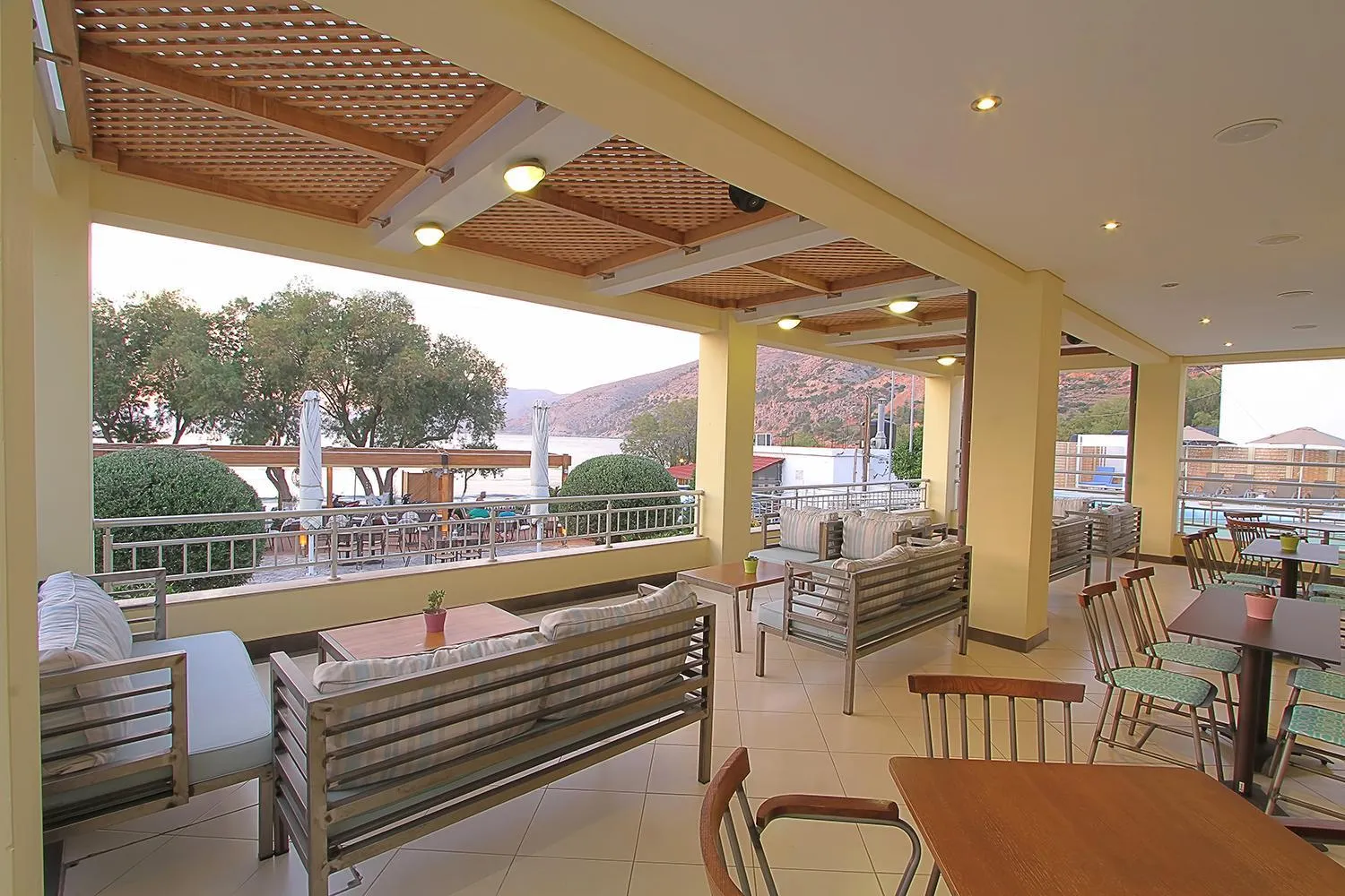 Restaurant/places to eat in Almiriki Chios Rooms & Apartments