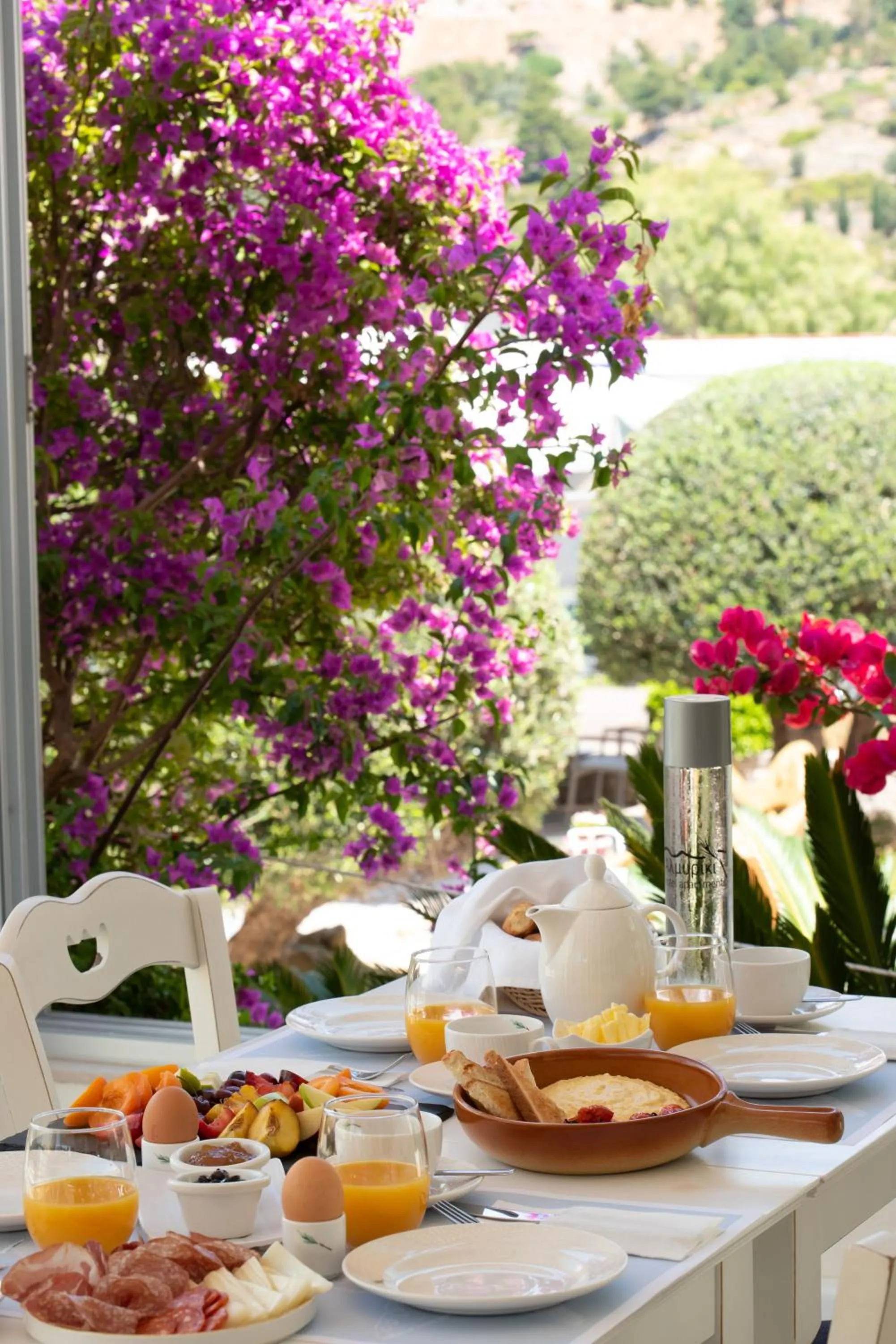 Breakfast in Almiriki Chios Rooms & Apartments