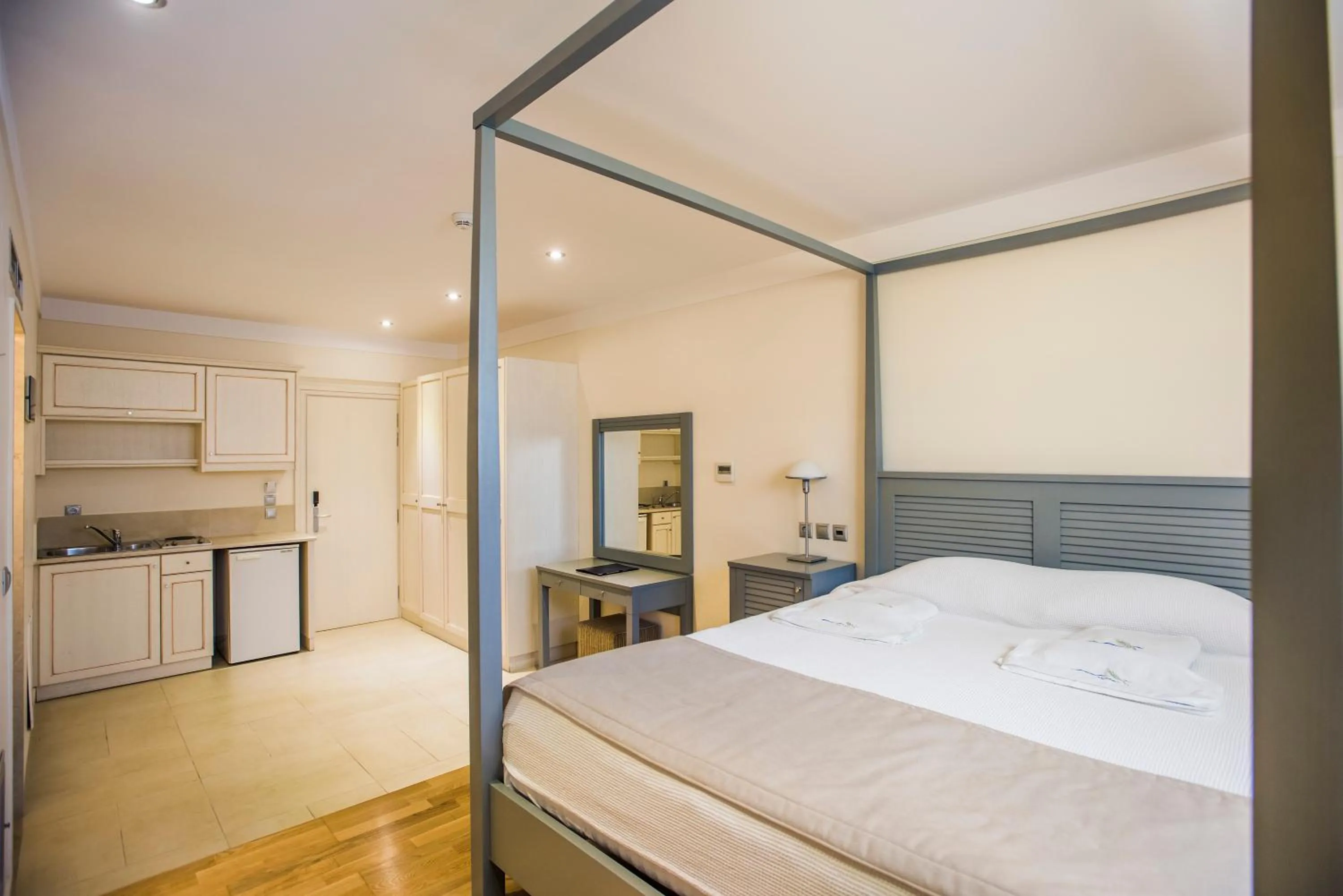 Bed in Almiriki Chios Rooms & Apartments