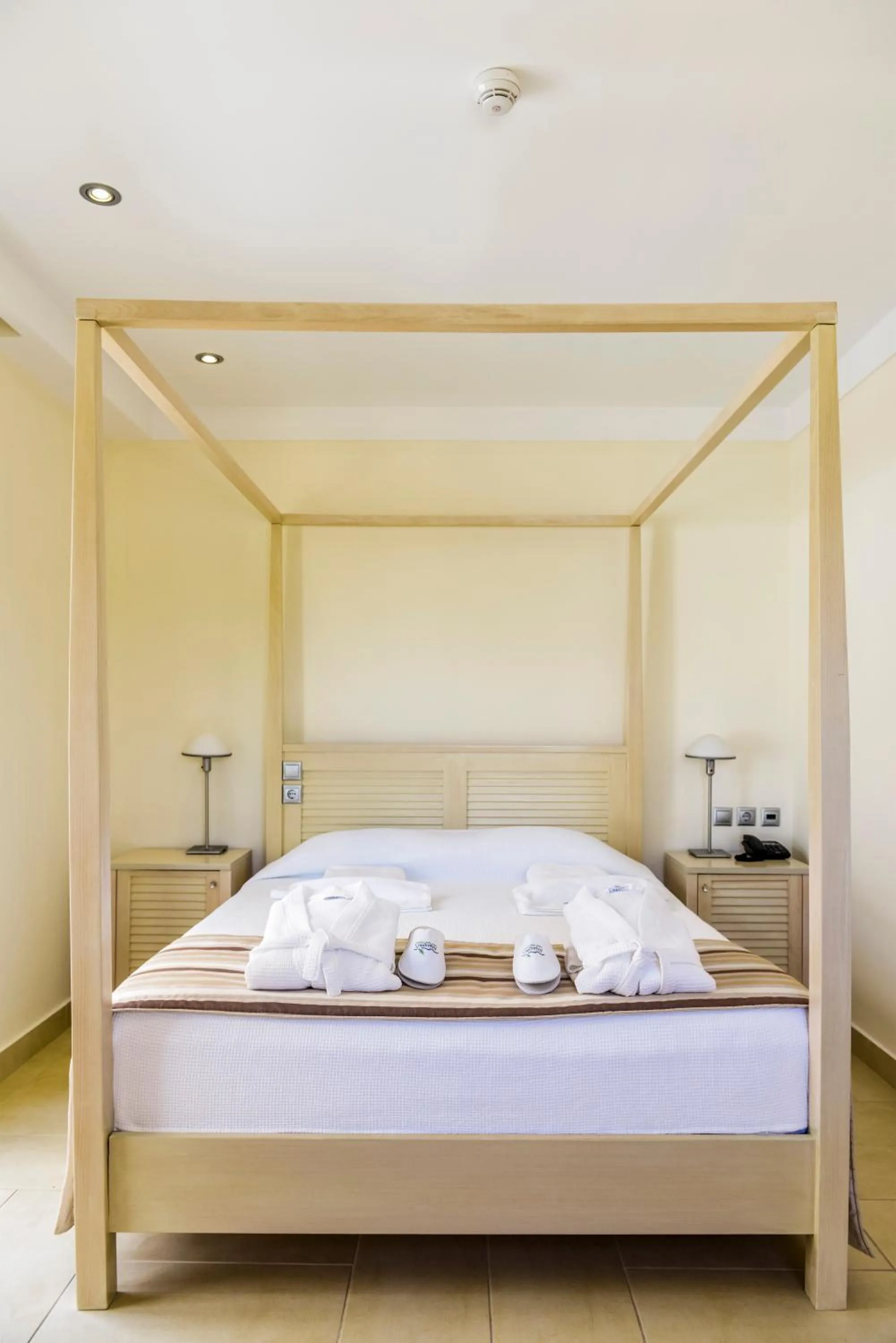 Bed in Almiriki Chios Rooms & Apartments