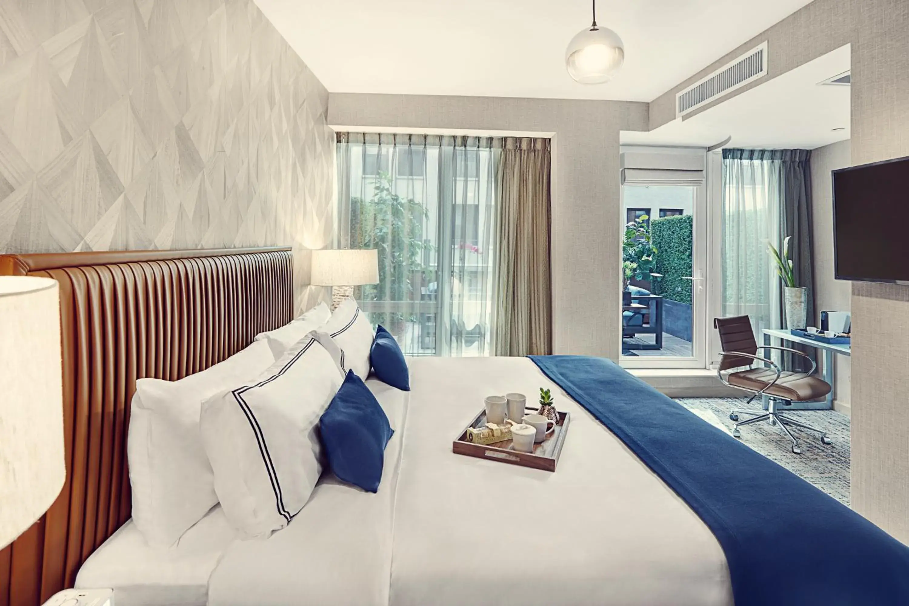 Deluxe King Room with Terrace in Artezen Hotel Deluxe King Room with Terrace in Artezen Hotel