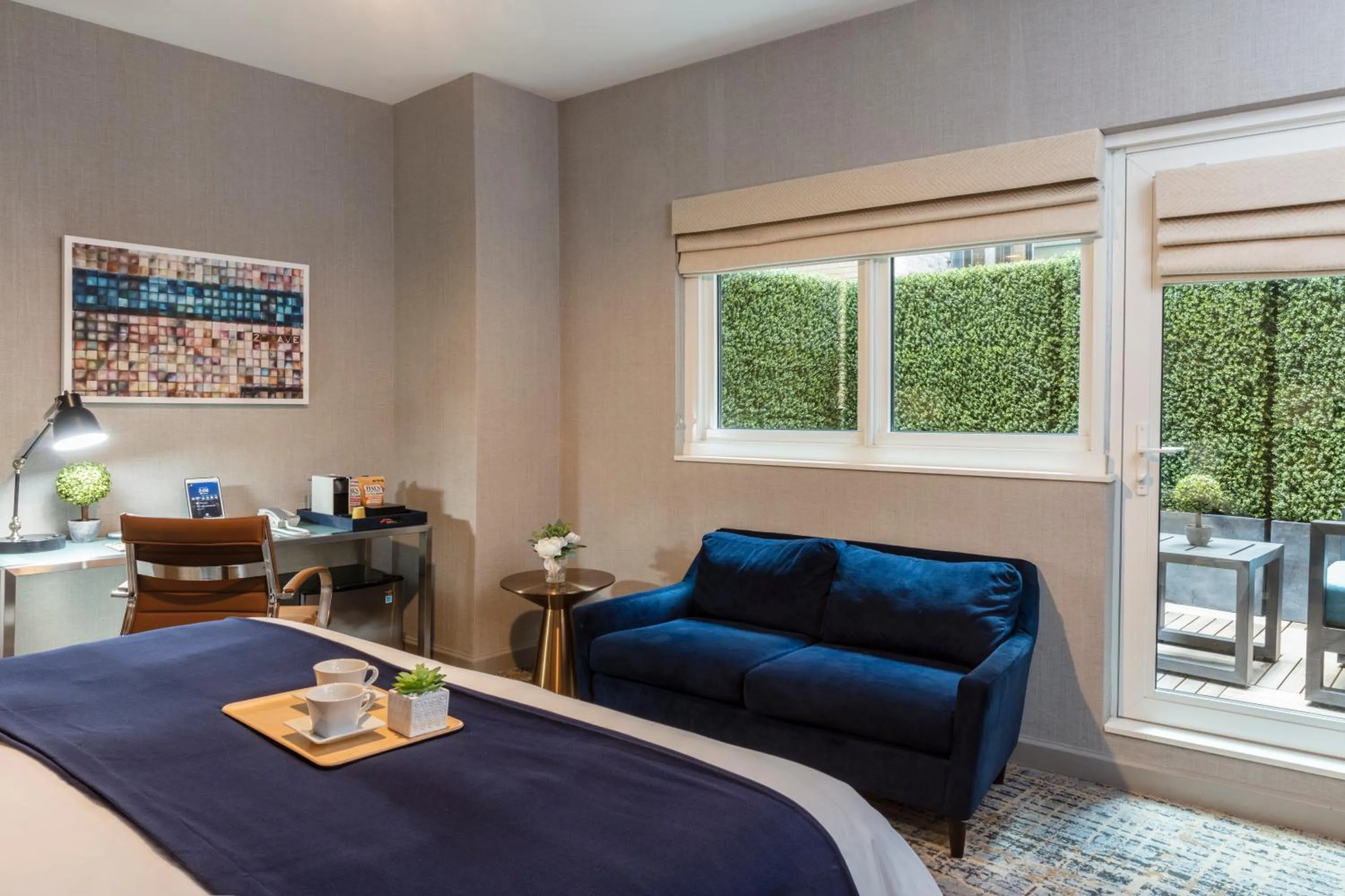 Bedroom, Bed in Artezen Hotel