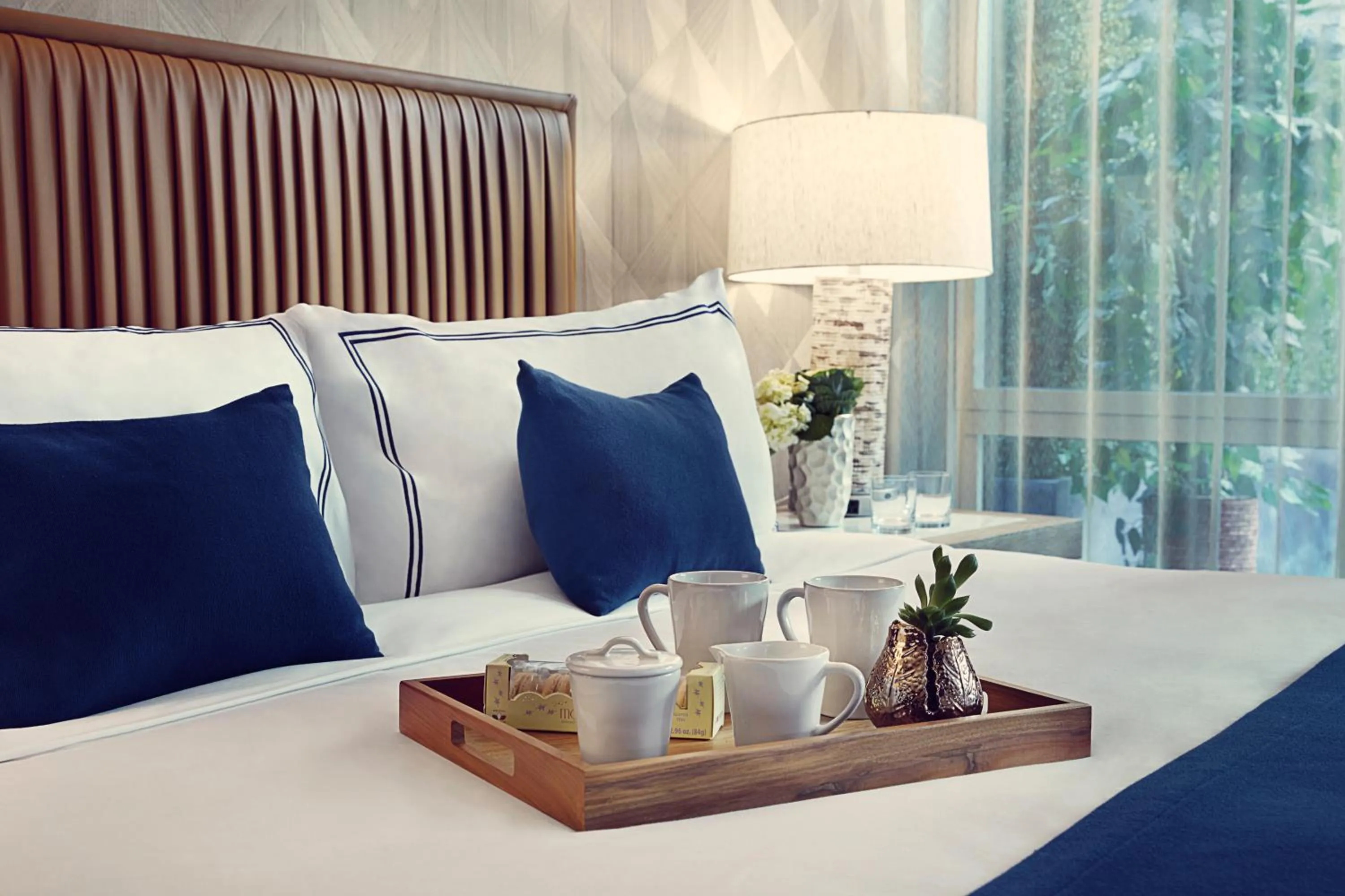 Breakfast, Bed in Artezen Hotel