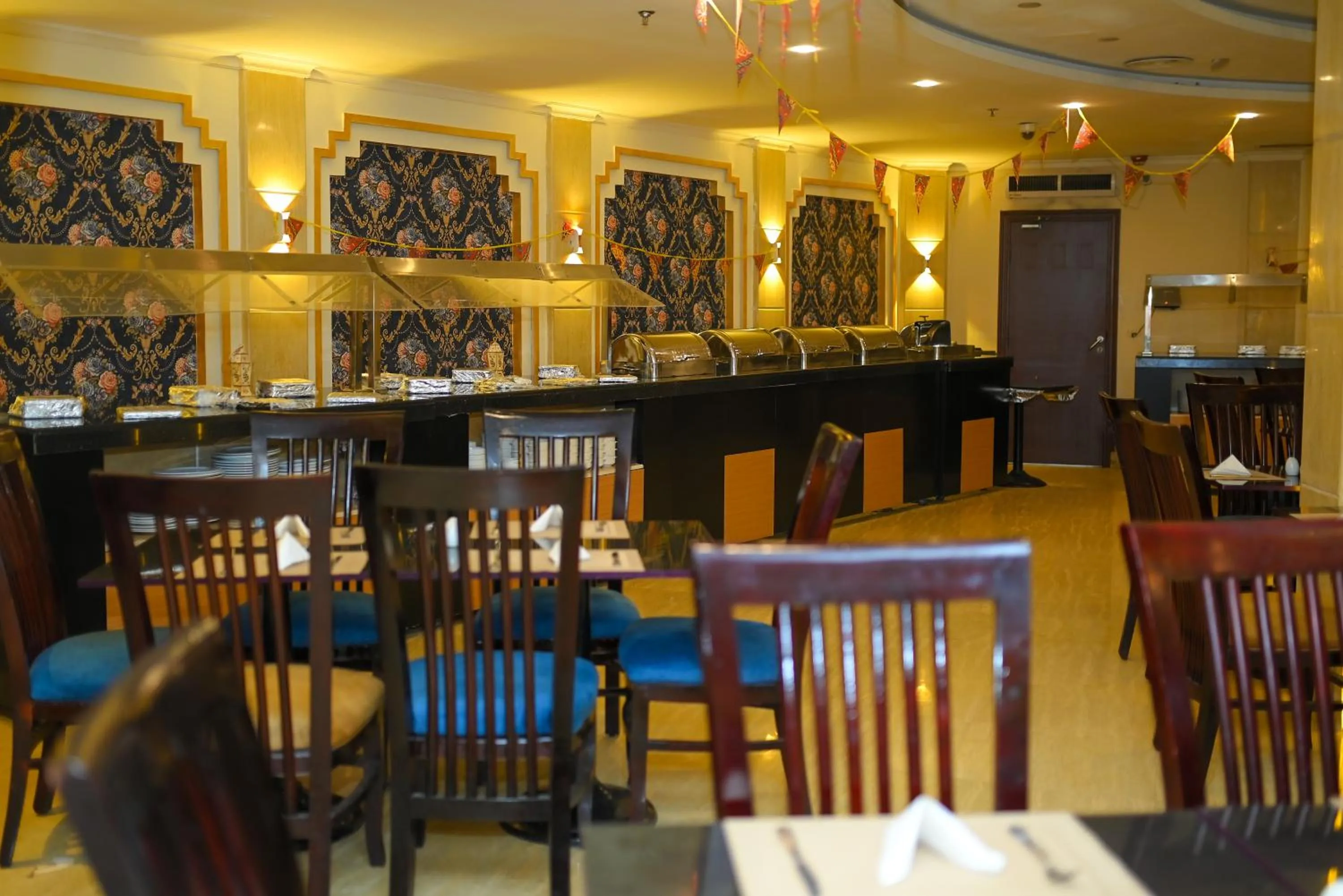 Restaurant/places to eat in Cleopatra Hotel