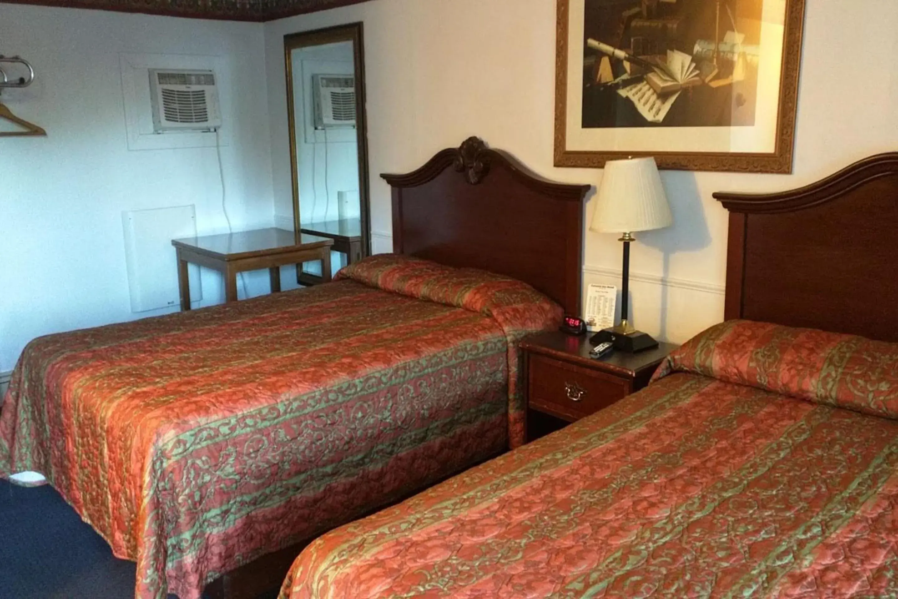 Bedroom, Bed in Colonial Inn Extended Stay by OYO New Ulm Bedroom, Bed in Colonial Inn Extended Stay by OYO New Ulm