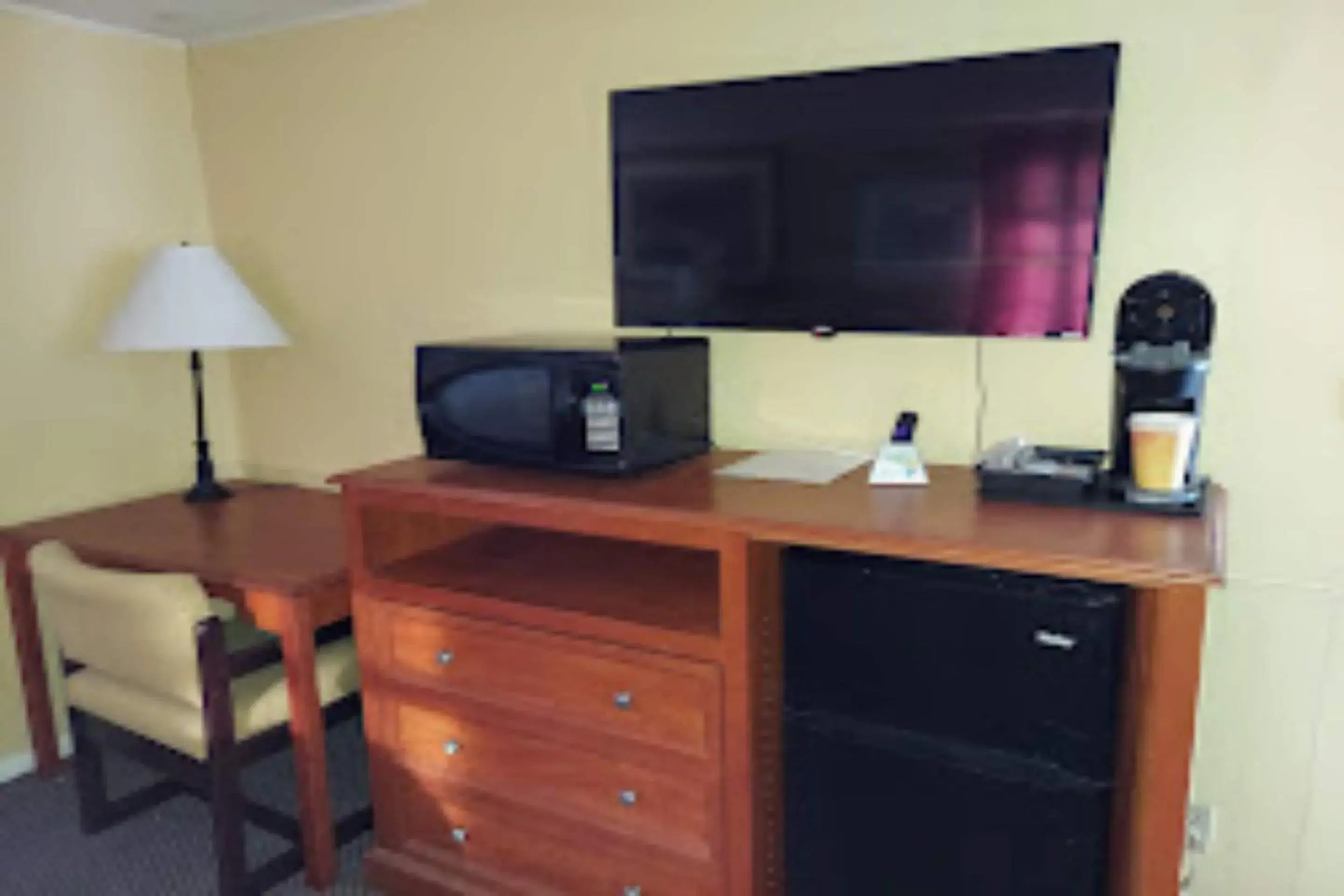 Bedroom in Colonial Inn Extended Stay by OYO New Ulm Bedroom in Colonial Inn Extended Stay by OYO New Ulm