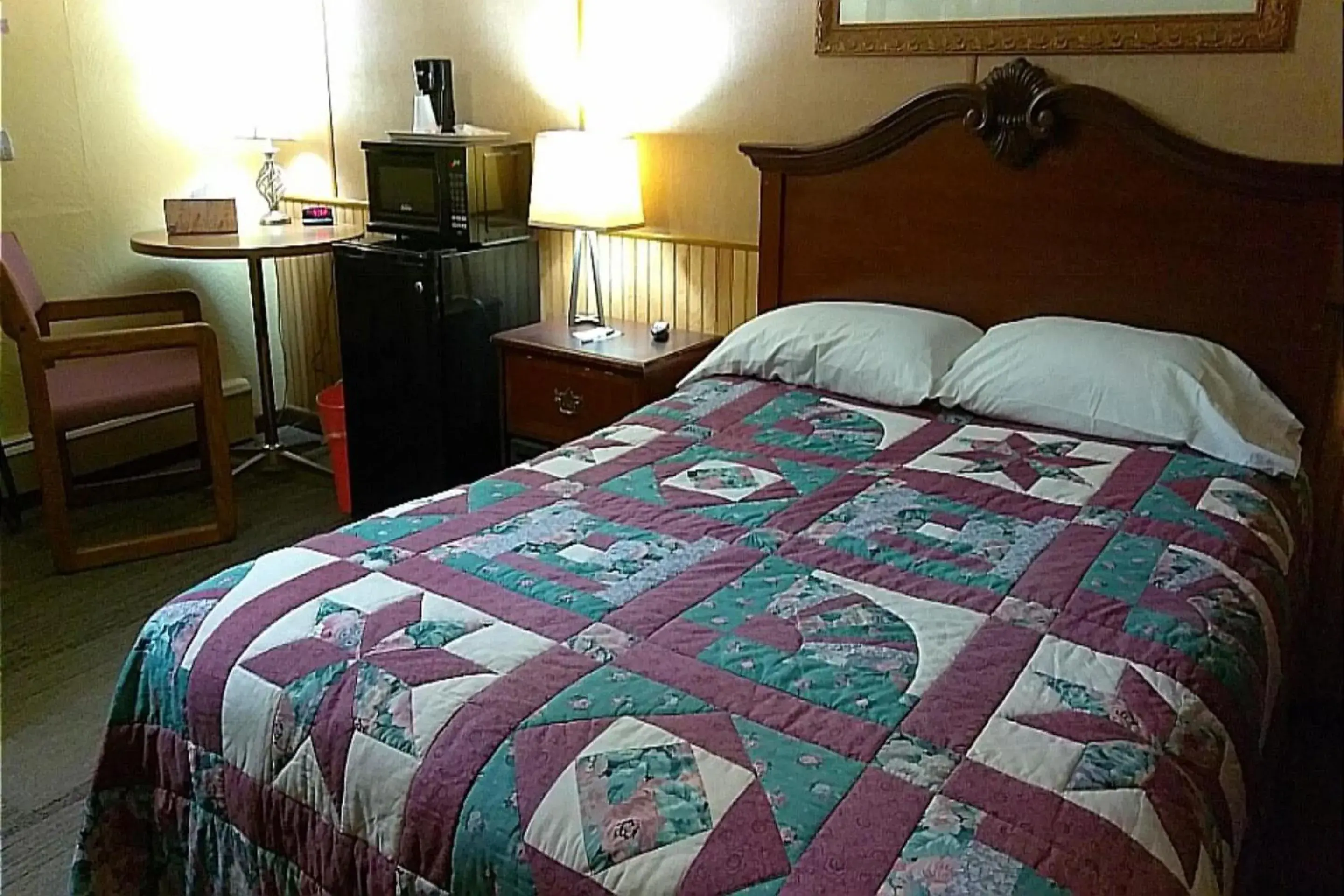 Bedroom, Bed in Colonial Inn Extended Stay by OYO New Ulm Bedroom, Bed in Colonial Inn Extended Stay by OYO New Ulm