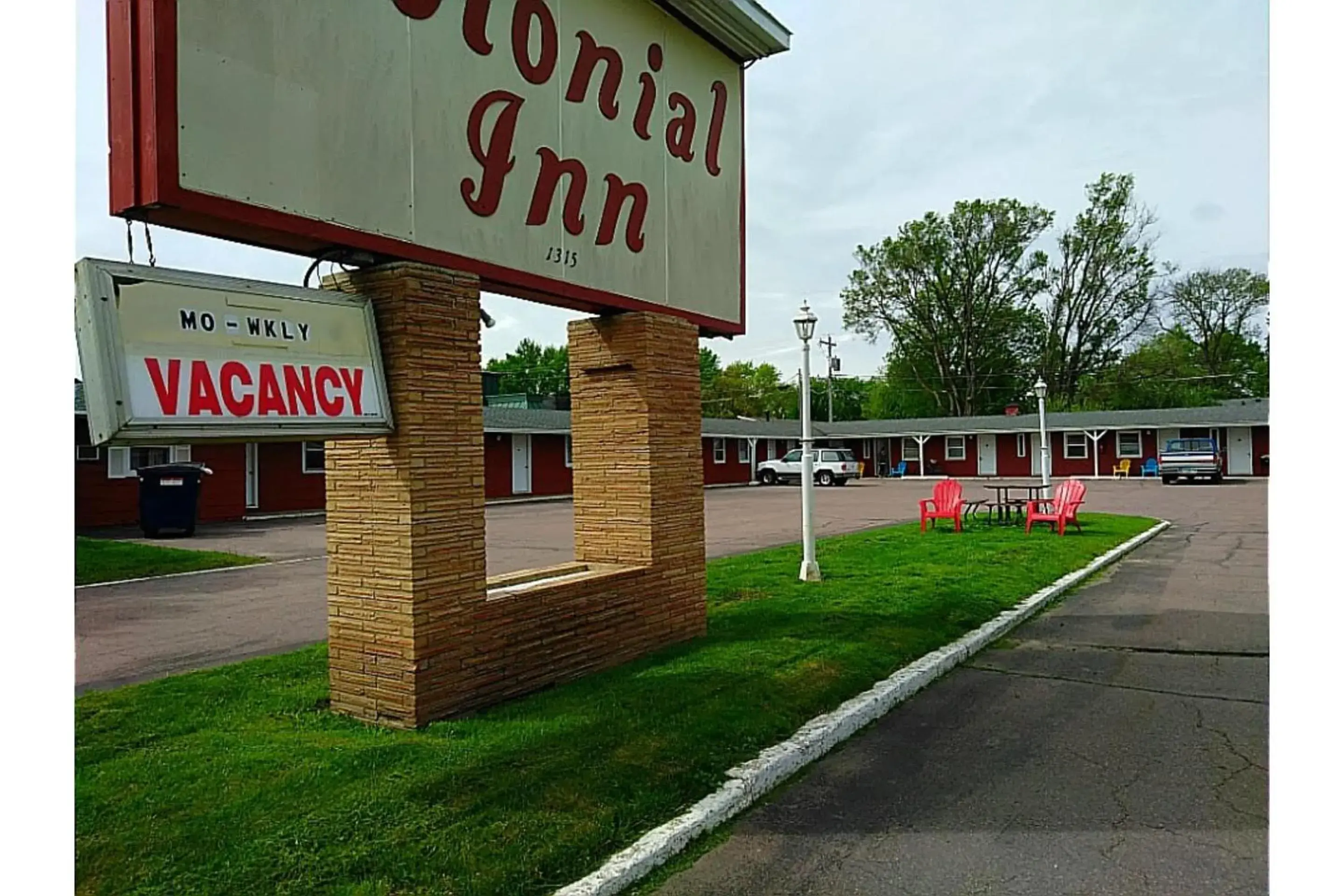 Facade/entrance in Colonial Inn Extended Stay by OYO New Ulm Facade/entrance in Colonial Inn Extended Stay by OYO New Ulm