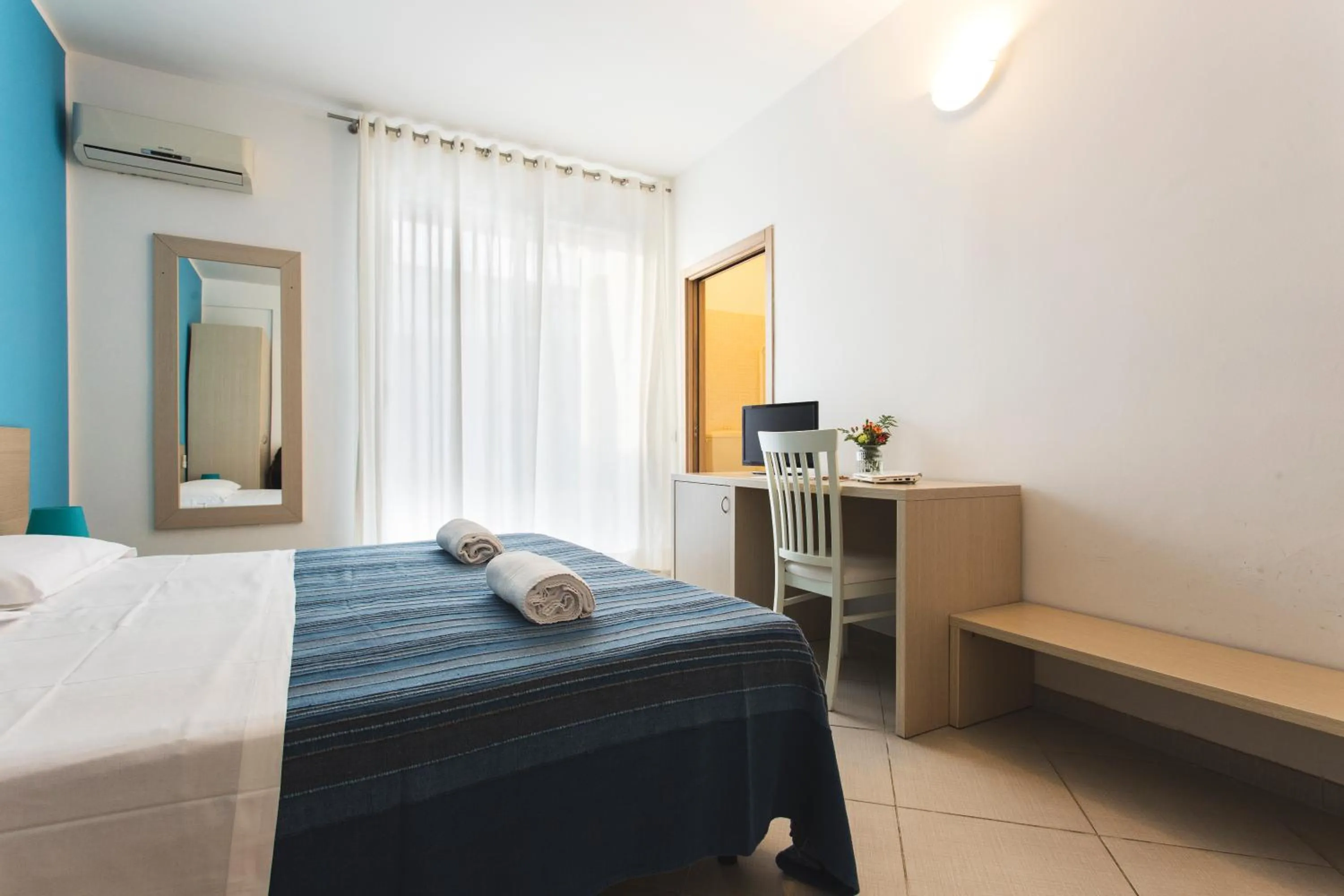 Bedroom, Bed in Hotel Baia Del Sole