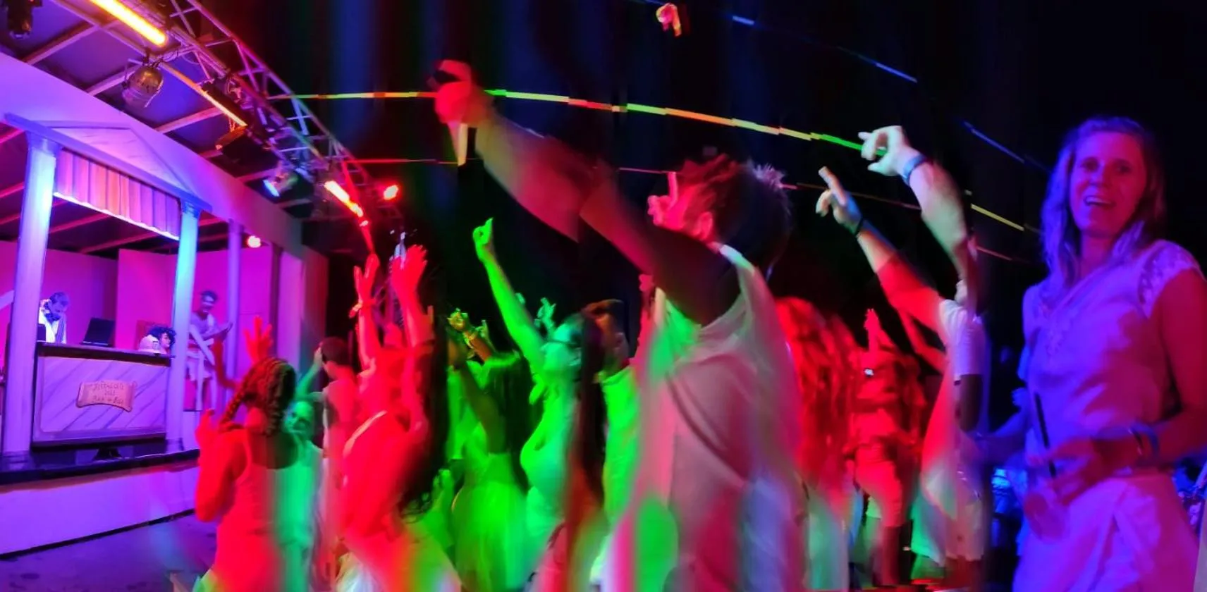 Evening entertainment in Hotel Baia Del Sole