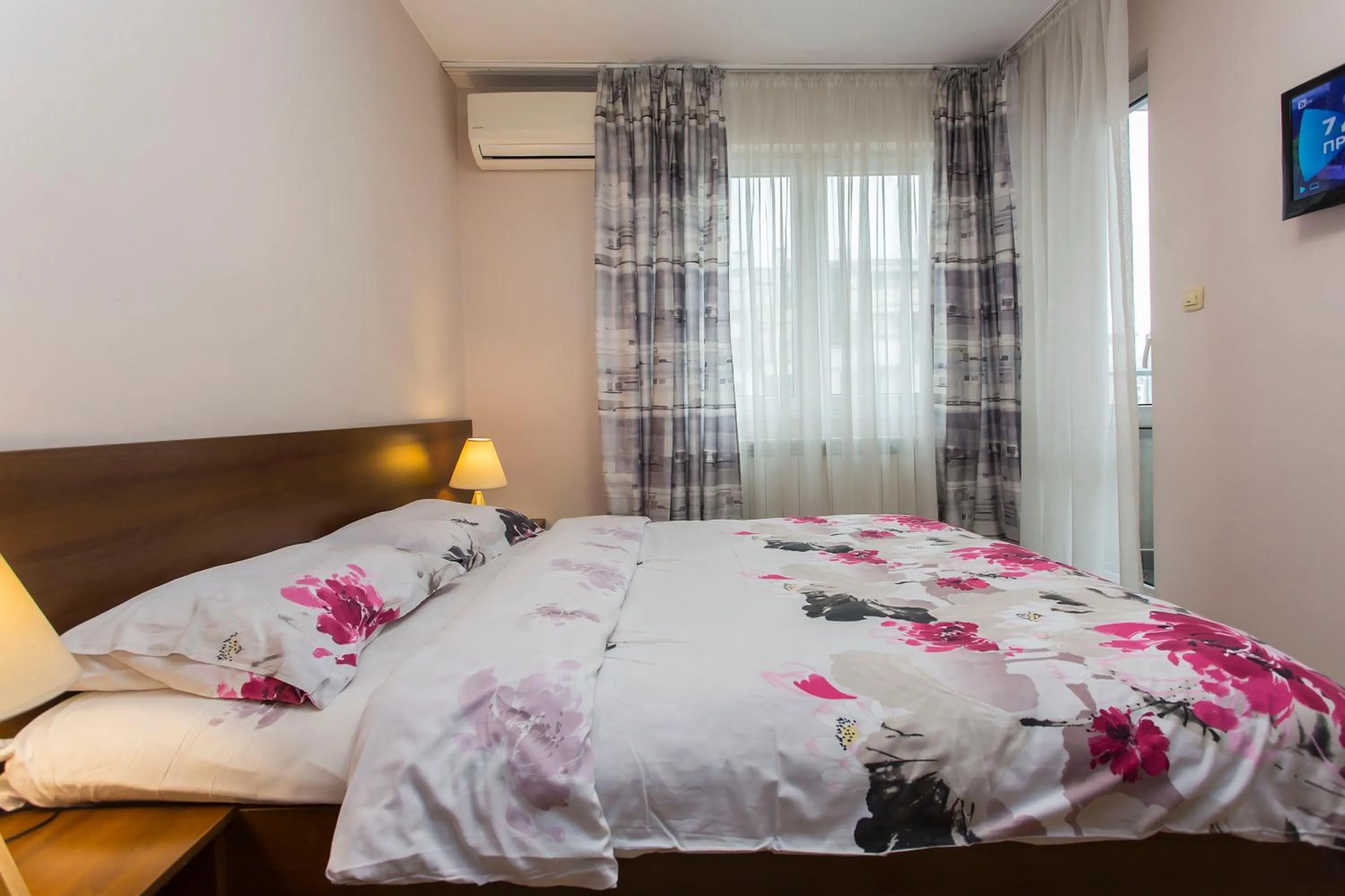 Bed in Sofia Central Hotel Apartments