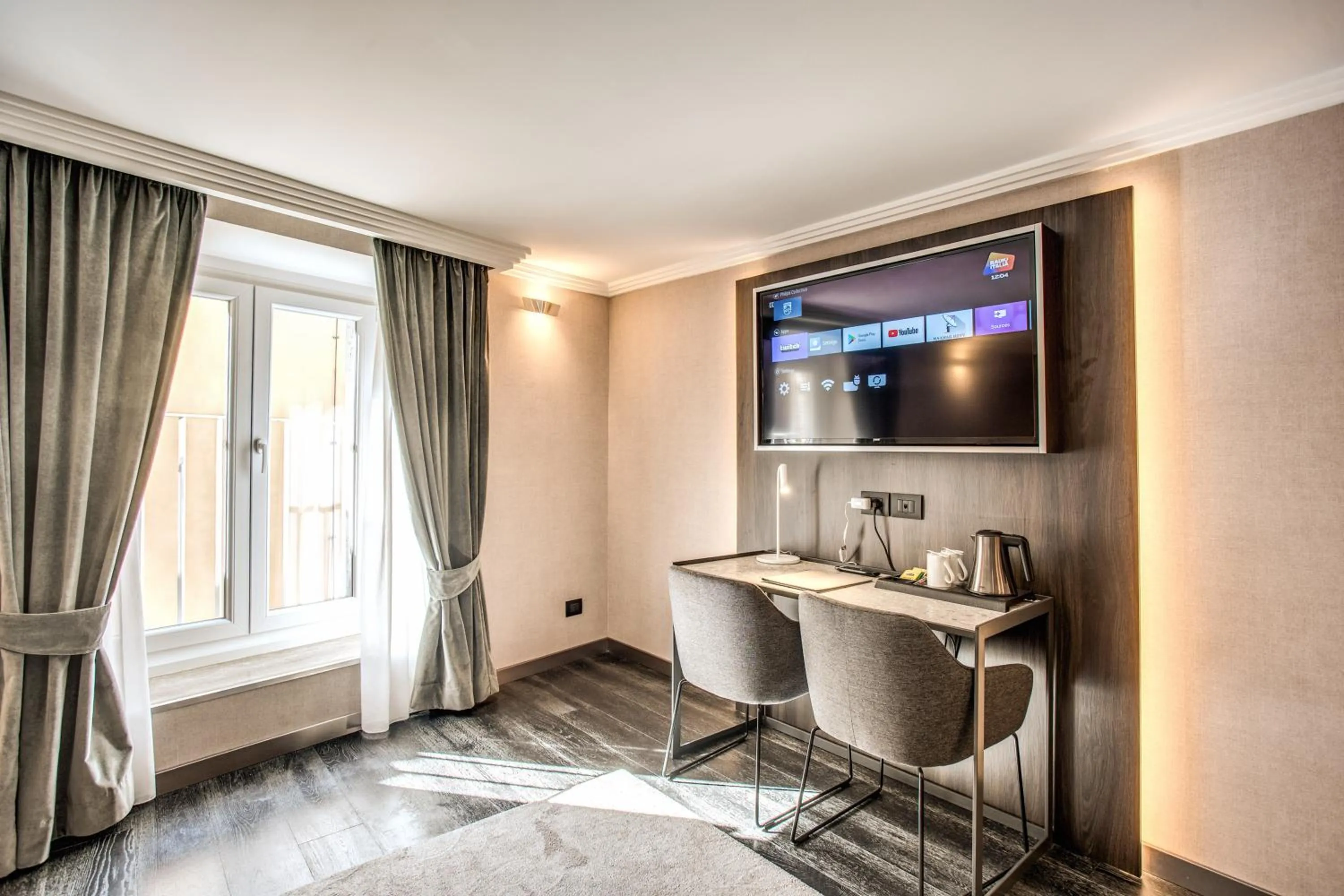 Seating area, Bed in PAX hotel