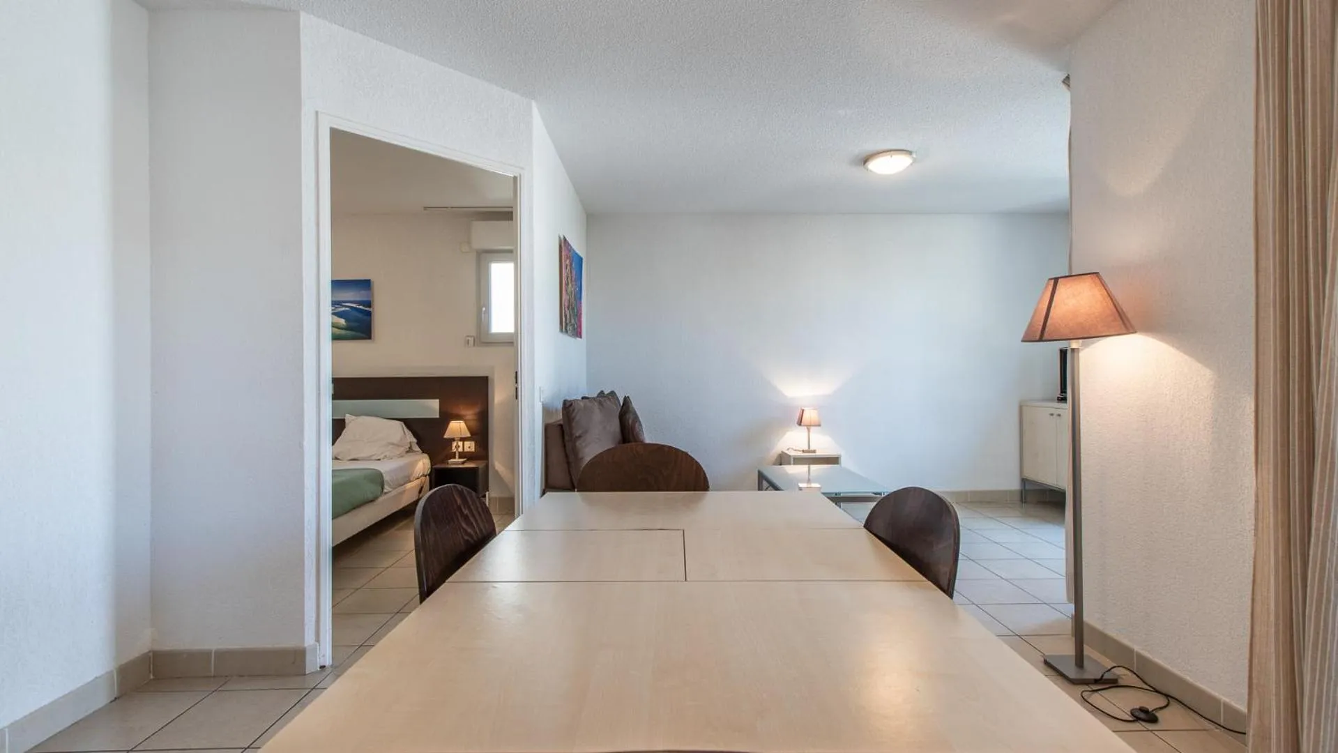 Dining area, Bed in Vacancéole - Résidence Le Crystal