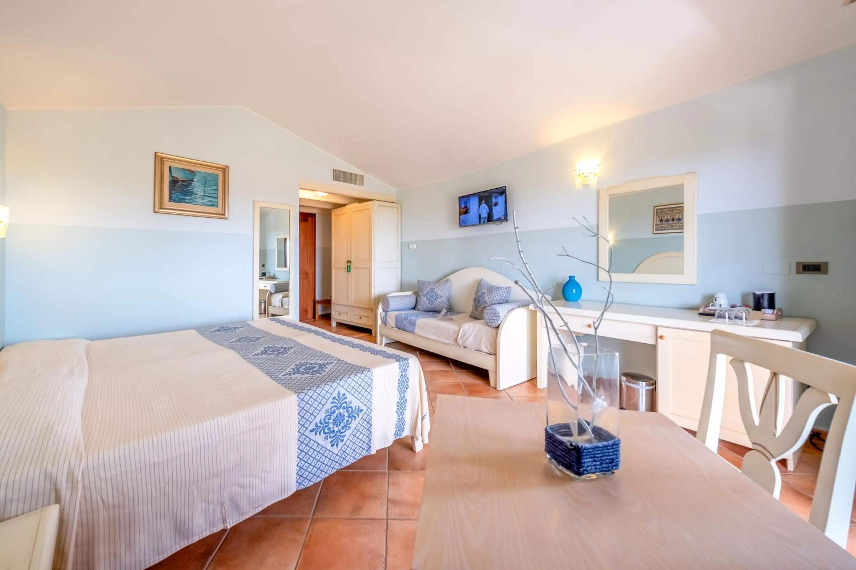 View (from property/room), Bed in Hotel Luci Del Faro